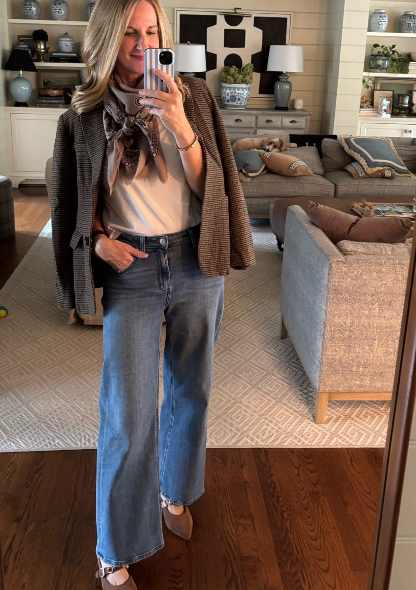 Cute fall look 
Fave $10 white tee from amazon with amazon blazer