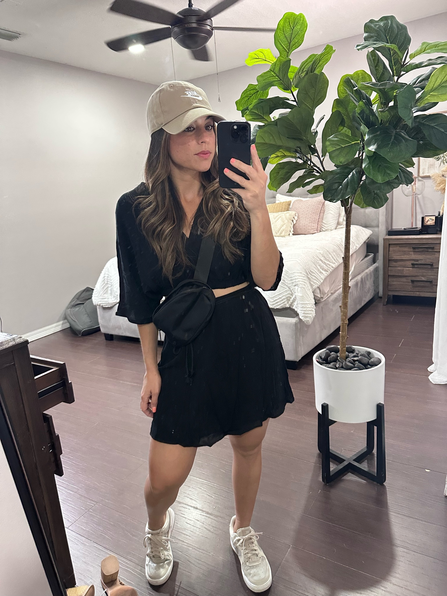 Amazon find
Amazon set
Sport set
Nike hat
Belt bag
Casual look
Zoo day