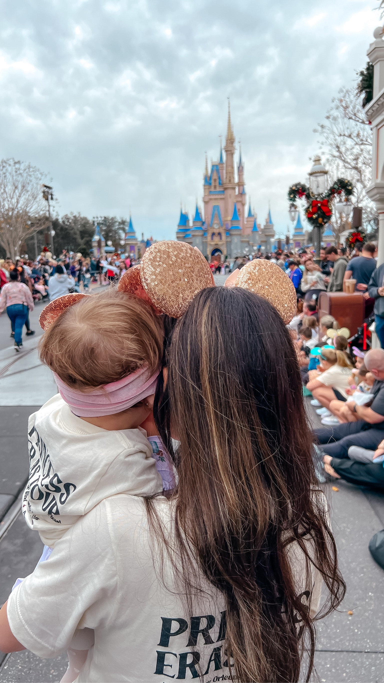 Disney outfit ; minnie ear headband ; toddler girl
Minnie headband ; mouse ear headbands ; Amazon Disney finds ; eras your shirt ; magic kingdom outfit 

Tees @juneandgrey 