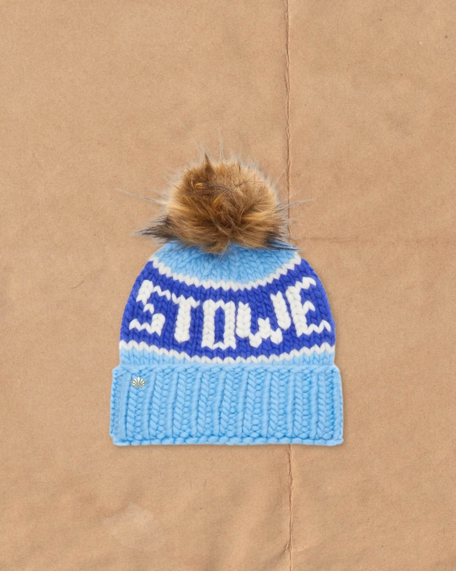 𝙷𝚊𝚗𝚍-𝚔𝚗𝚒𝚝 𝚏𝚛𝚘𝚖 𝟷00% 𝚖𝚎𝚛𝚒𝚗𝚘 𝚠𝚘𝚘𝚕, 𝚌𝚘𝚣𝚢 𝚋𝚎𝚊𝚗𝚒𝚎𝚜 𝚒𝚗𝚜𝚙𝚒𝚛𝚎𝚍 𝚋𝚢 𝚊𝚙𝚛è𝚜-𝚜𝚔𝚒 𝚝𝚘𝚠𝚗𝚜⛷️🌌❄️

#LTKTravel #LTKU #LTKSeasonal