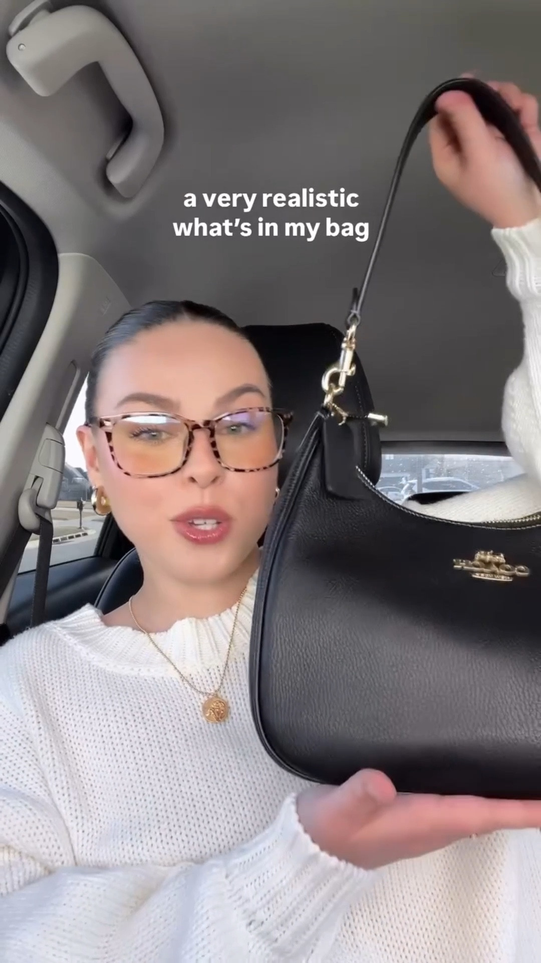 a very realistic what’s in my bag 👜 #whatsinmybag #coachbag #coachterihobo