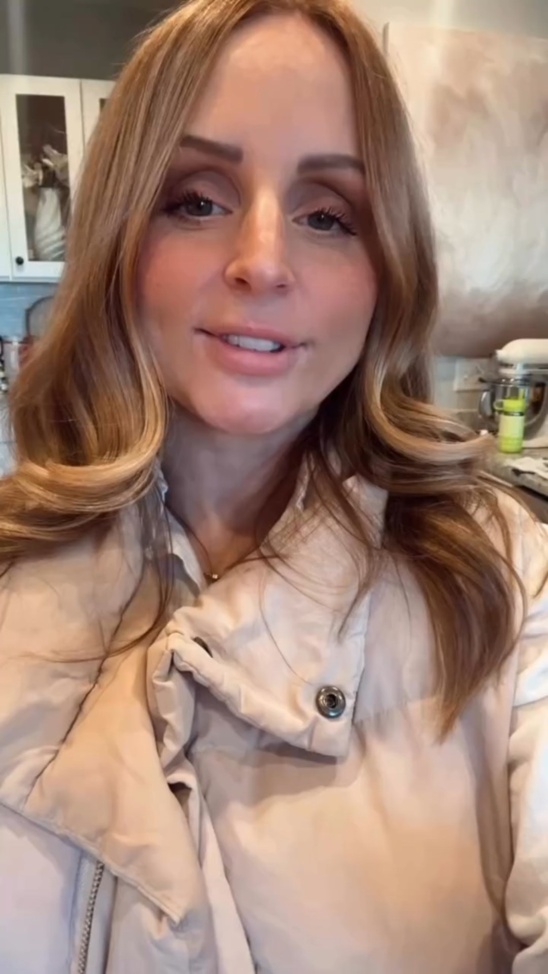 Make this Christmas Craft🎄♥️ for your kitchen too! It’s so festive and the easiest thing you’ll make all day! 🎅🏻 send to yourself so you’ll remember!! 
#christmascrafts