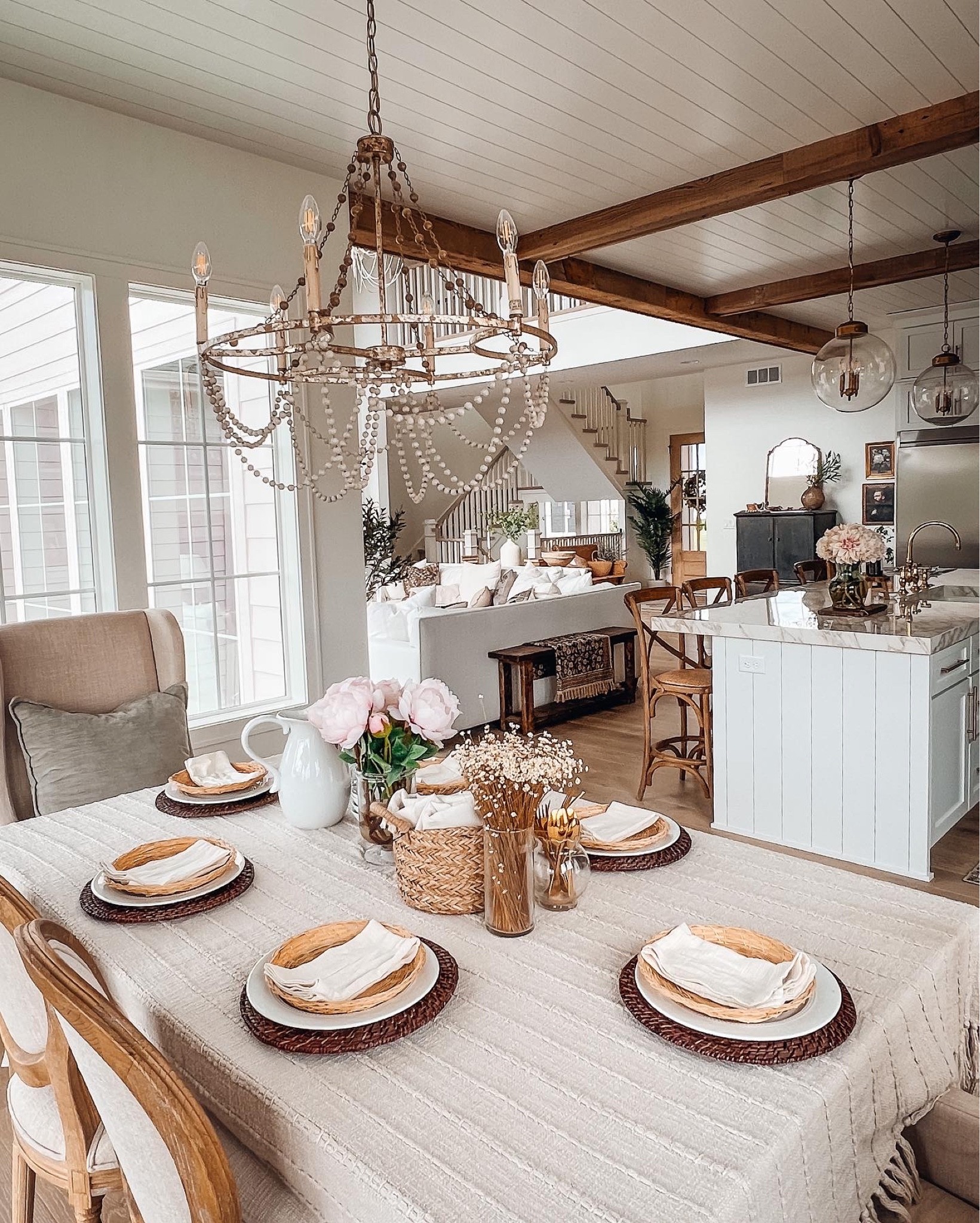 Shop this dining room and kitchen!

#LTKhome #LTKstyletip