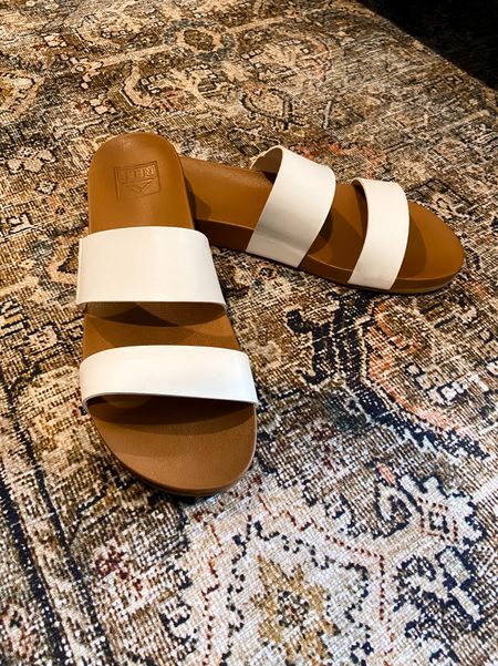 Sandals for arch support, comfortable walking sandals that are affordable! I wore these sandals and Disney world and have no complaints! Highly recommend

#LTKshoecrush #LTKfindsunder100 #LTKstyletip