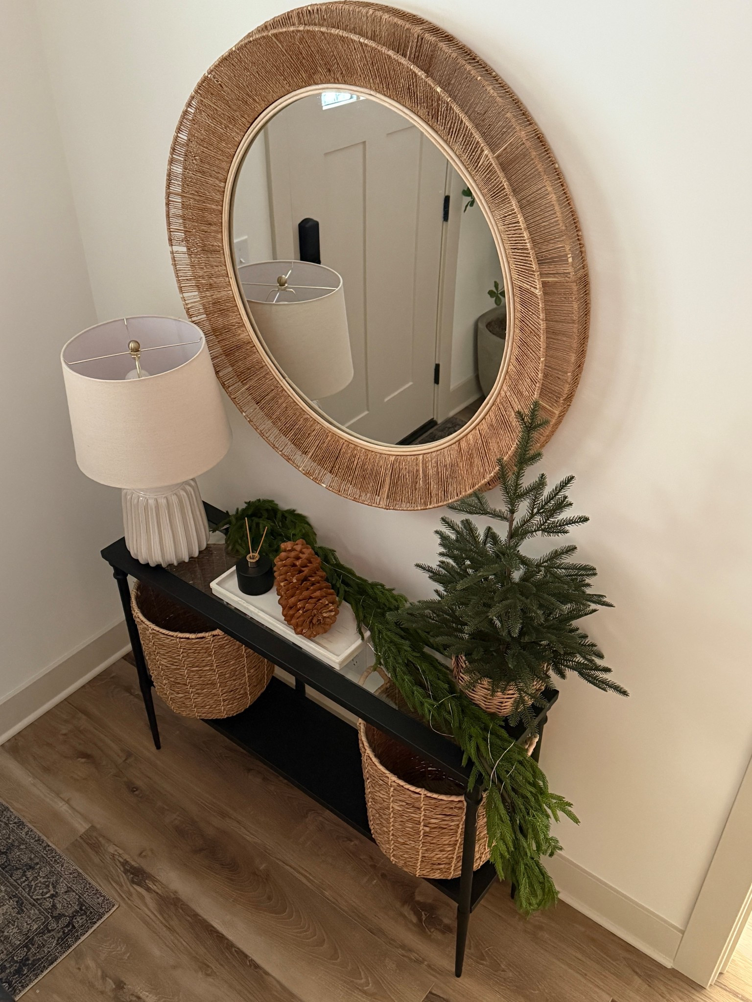 Entryway 

#LTKHome #LTKFindsUnder50 #LTKFindsUnder100