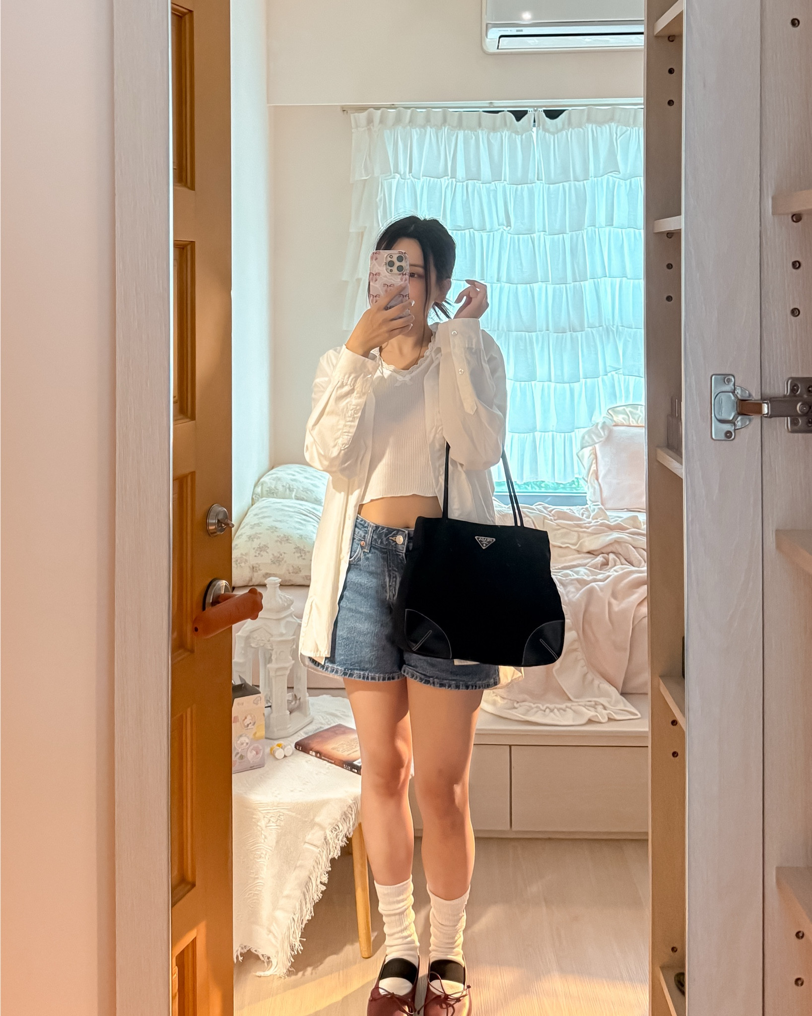 Ballet flat kind of day 🩰
Went for the red MM6 ballet flats cutie because I want my winter to feel more colorful, cozy, and a little bit like Christmas every day. Styling this ballet flat outfit as my go-to winter uniform—cute, comfy, and ready for all the holiday lights. 🎄❤️

Shoes : 38 ( size up for more socks room)

#balletflatoutfit #balletflats #mm6 #mm6maisonmargiela #redballetflats #redshoes #winteroutfit #christmasoutfit #holidayoutfit #winterstyle #festiveoutfit #cozyoutfit #balletcore #coquettestyle #parisianstyle #outfitinspo #fashioninspo #ootd #winterootd #streetstyle #fashionstyle #girlystyle #cutegirlstyle #pinterestoutfit #winterfashion

#LTKootd #LTKGiftGuide #LTKCyberWeek