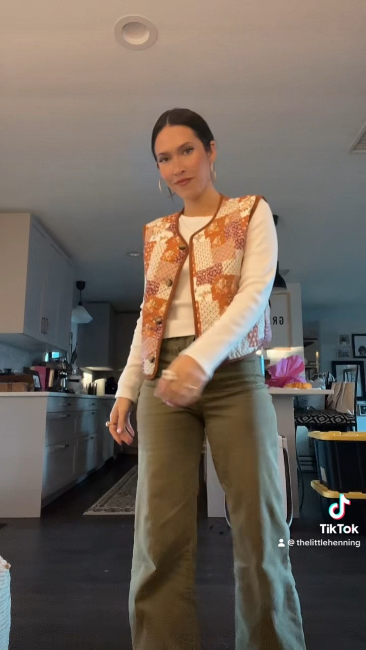 #croppedlongsleeve #basics #basicwhitetee #quilted #quiltedvest #vest #greenjeans #greendenim #highwaisted #highwaistedpants #highwaistedjeans #highwaisteddenim #denim #denimsale #boots #booties #brownboots #brownbooties #hoops #goldhoops #hoopearrings #clawclip #hairclip

#LTKsalealert #LTKstyletip #LTKfindsunder50