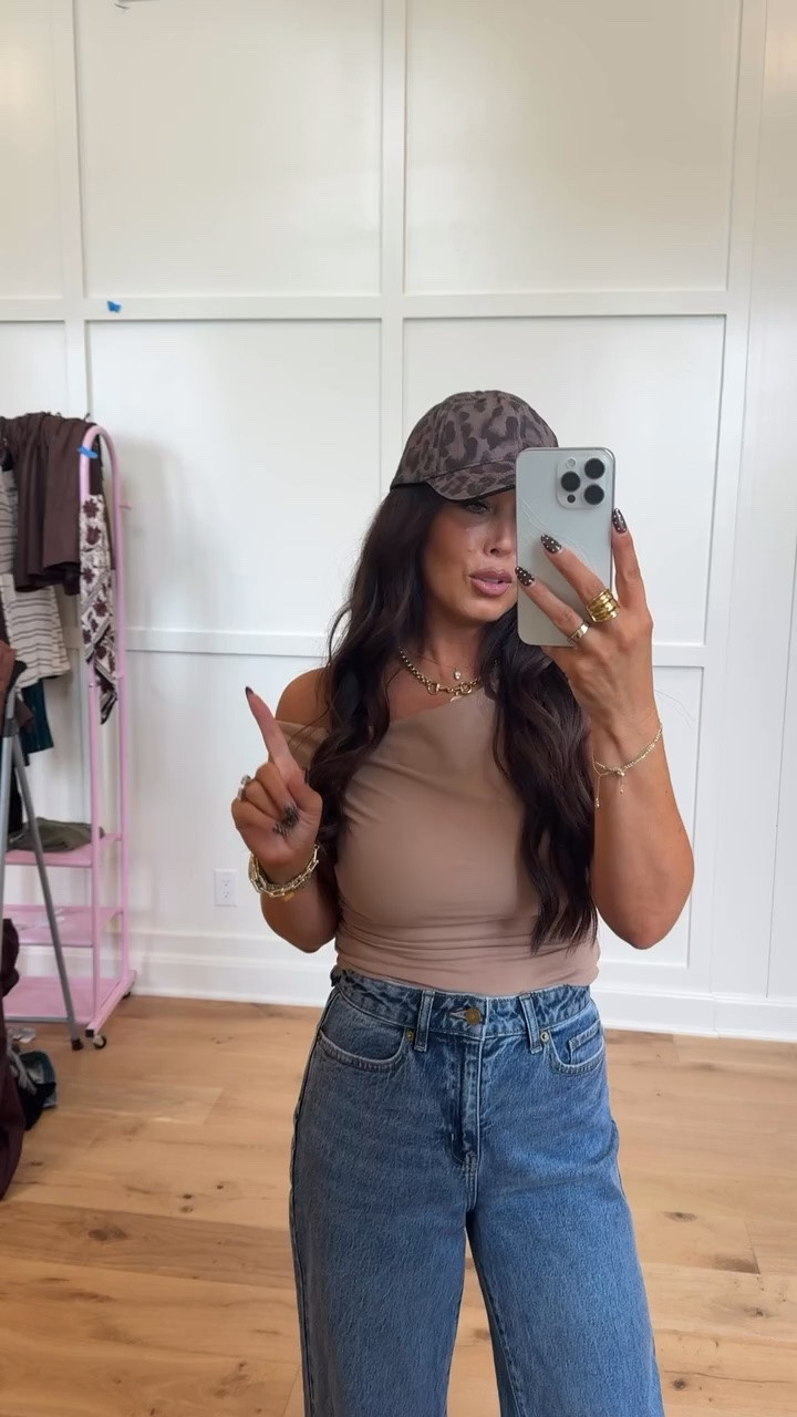 Walmart fall fashion is SO good right now! 🍂🤎 I found so many amazing new fall pieces—from cozy sweaters and cardigans to wide-leg jeans, cargo pants, fall dresses and easy everyday basics. These Walmart fall outfits are perfect for work, weekends, date nights, family pictures and everything in between. I linked all of my favorite affordable fall fashion finds in my Walmart Storefront!
#WalmartFashion #WalmartFinds #WalmartStyle #LTKFall #LTKFashion #FallFashion #FallOutfits #AffordableFashion #FallWardrobe #FallStyle #WalmartHaul #FallOutfitIdeas #SweaterWeather #WideLegJeans #FallDresses
