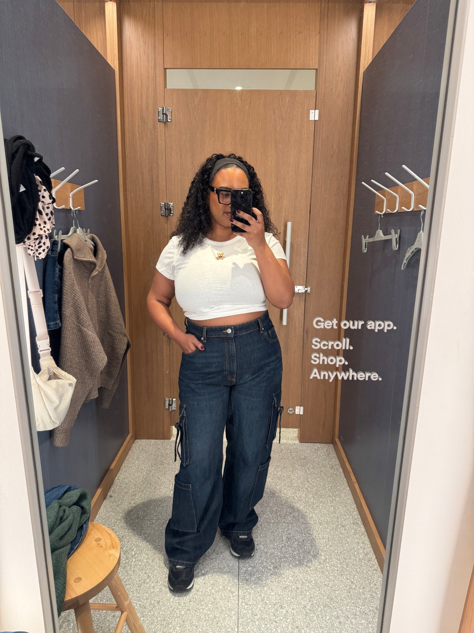 a simple midsize casual outfit 🤍👟🧸

#LTKFindsUnder100 #LTKootd #LTKMidsize