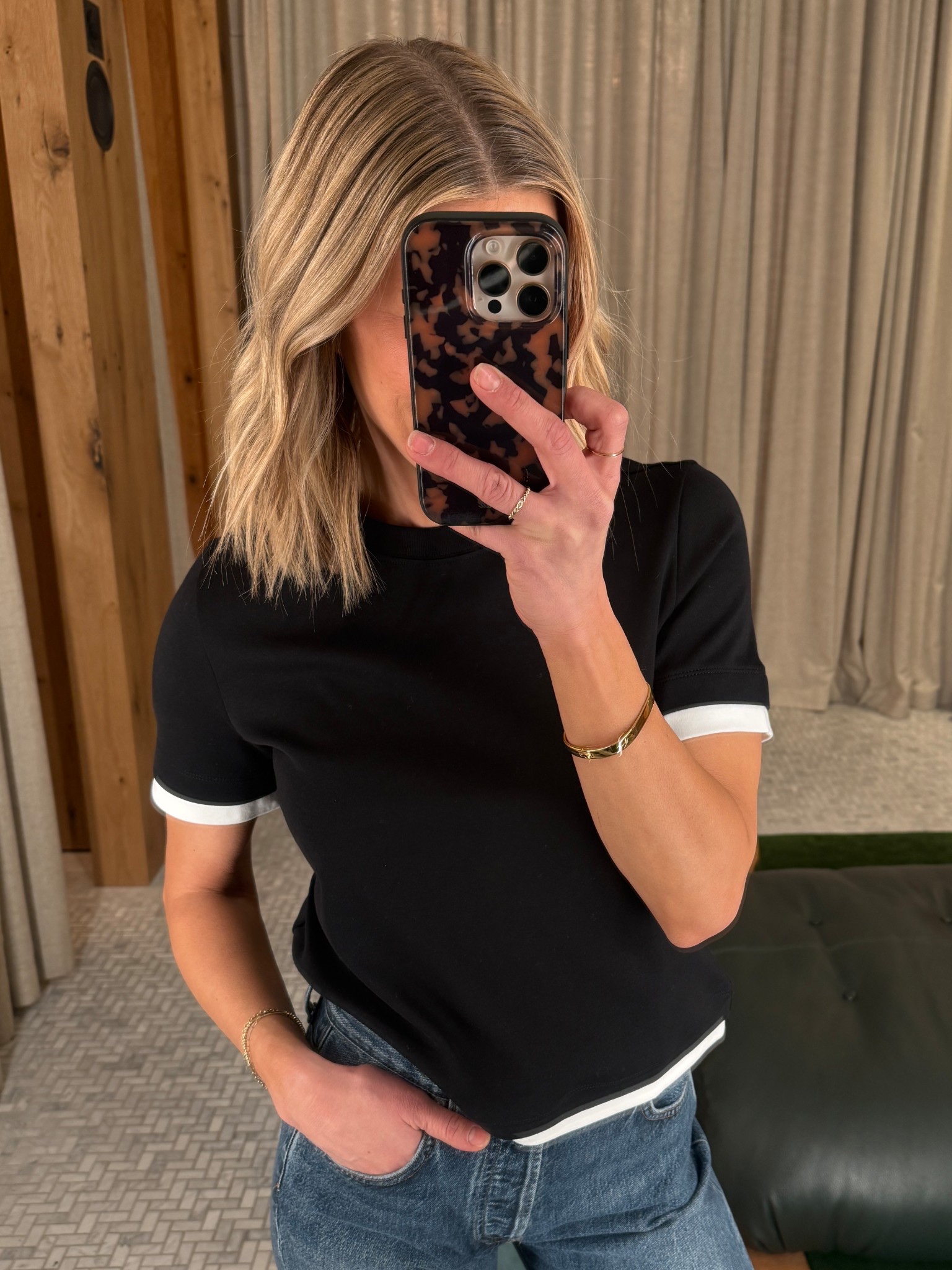 Wearing small tee, 25 jeans 

#LTKgrwm #LTKootd #LTKOver40