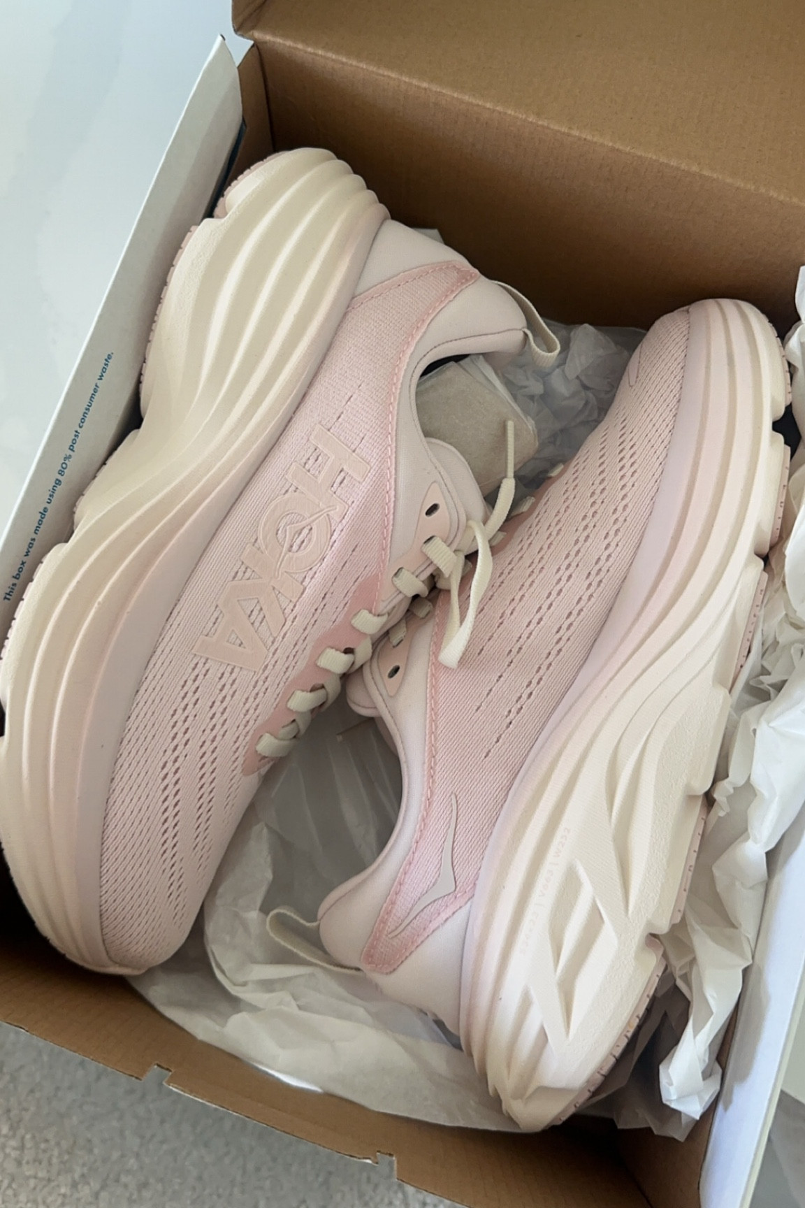 Perfect pinky hokas 🎧💗👟


#LTKSeasonal #LTKActive #LTKFitness