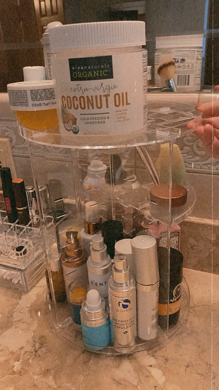 A vanity acrylic organizer is the perfect gift for a beauty product loving gal!

Makeup organizer. Bathroom organization. Vanity acrylic lazy Susan.

#LTKGiftGuide #LTKunder50 #LTKbeauty