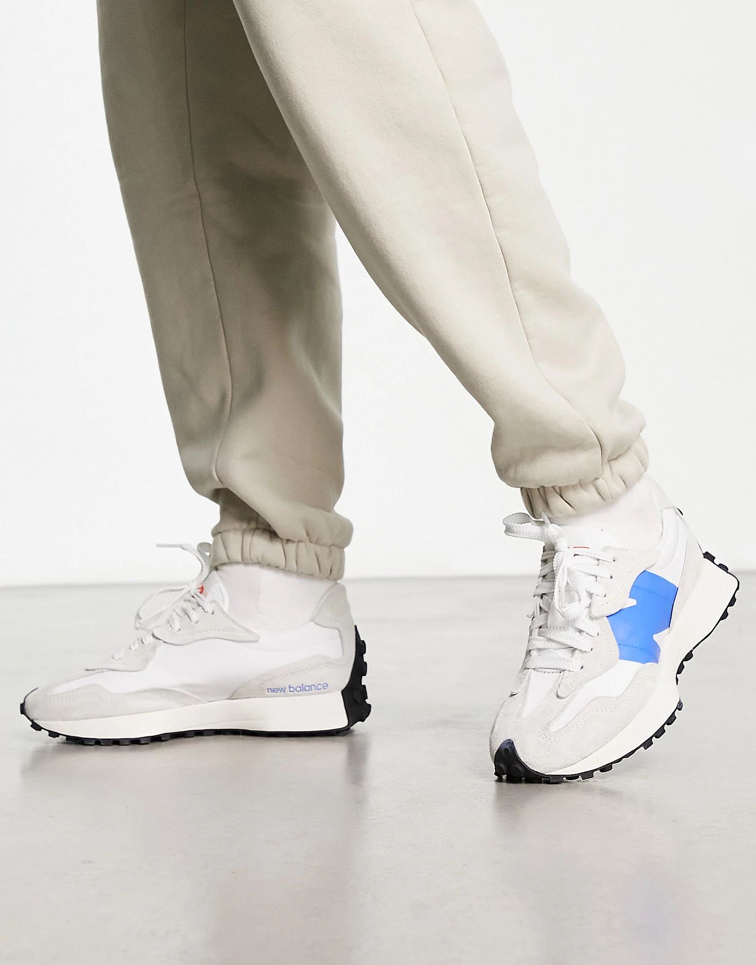 New Balance 327 trainers in white and blue | ASOS (Global)