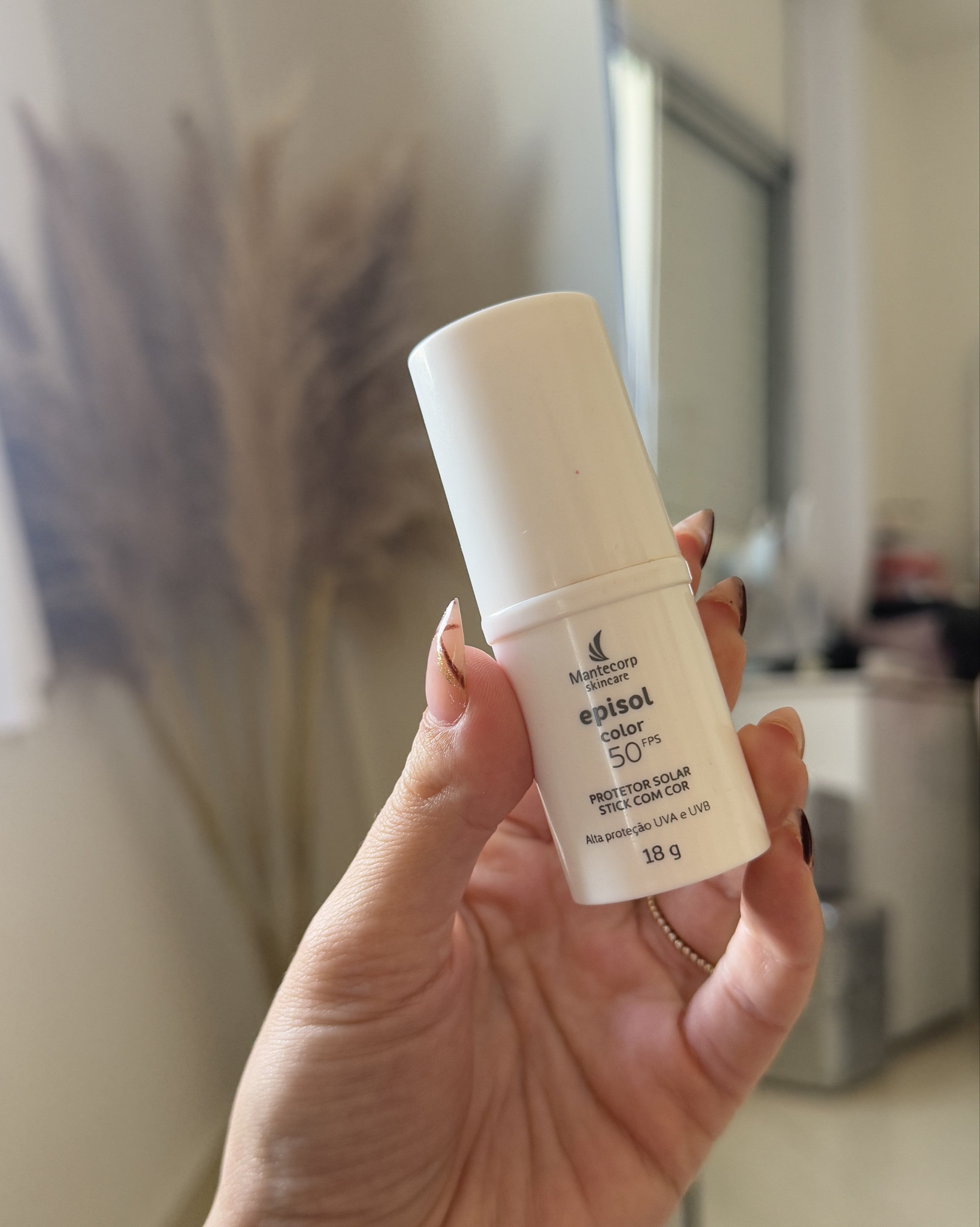 Basta esse queixo aparecer nos meus stories e todos me perguntam qual é: 
Protetor solar em Stick episol de Mantecorp.
Zero defeitos, 50 de fps, cobertura linda, fácil de espalhar, textura ótima em todos os tipos de pele, principalmente as oleosas como a minha.
Tem uma durabilidade incrível e sinto que minha pele vai ficando cada vez mais linda ao usar ✨

#LTKbeleza #LTKbrasil #LTKguiadepresente