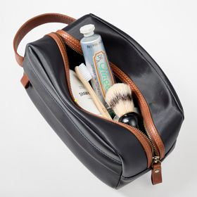 Sawyer Travel Pouch | Mark and Graham