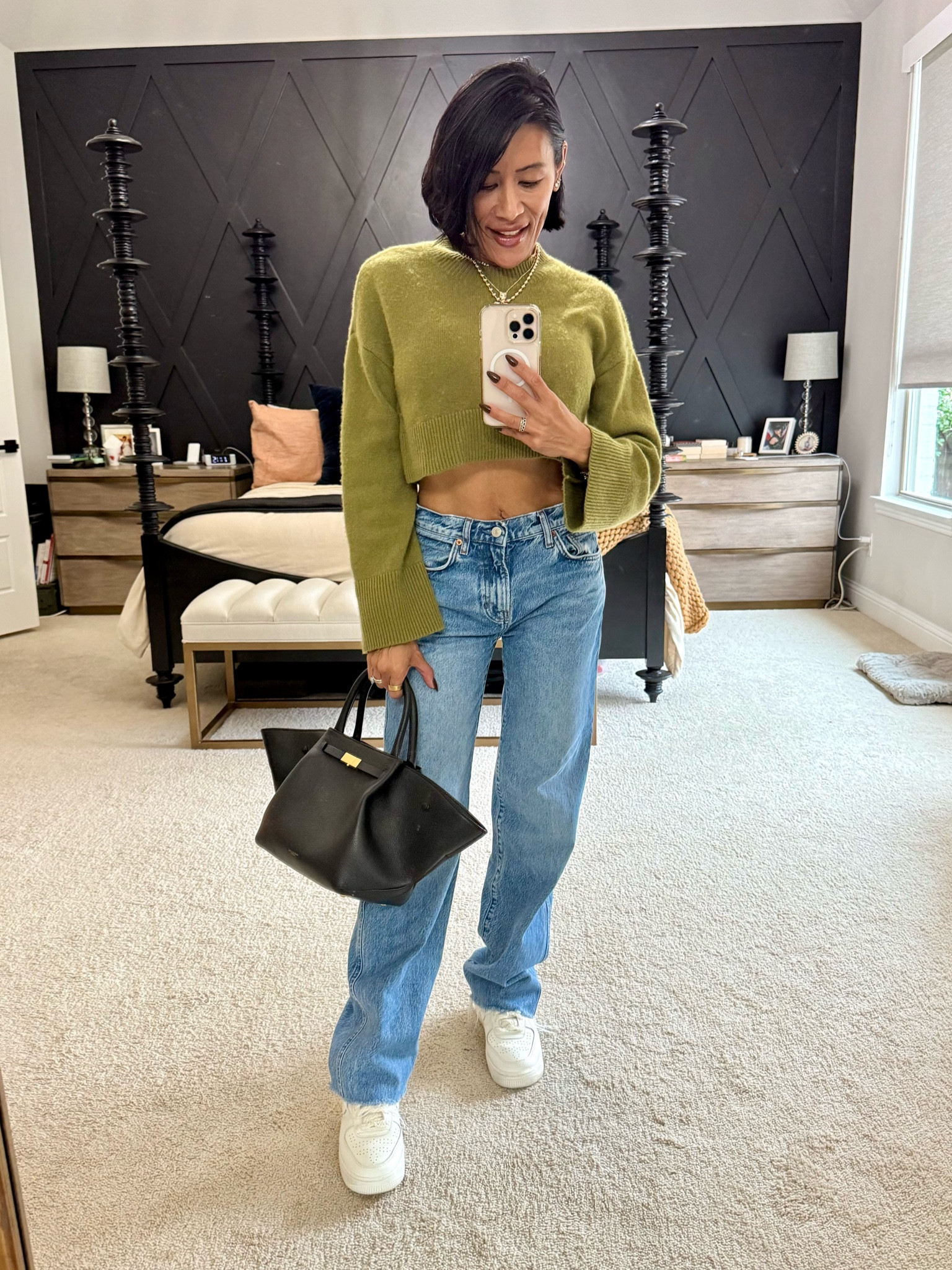 My absolute favorite everyday comfy jeans. Both jeans and cashmere sweater are made of recycled materials!

I’m wearing a 25 in jeans. They fit loose and comfy. 



#LTKOver40 #LTKStyleTip