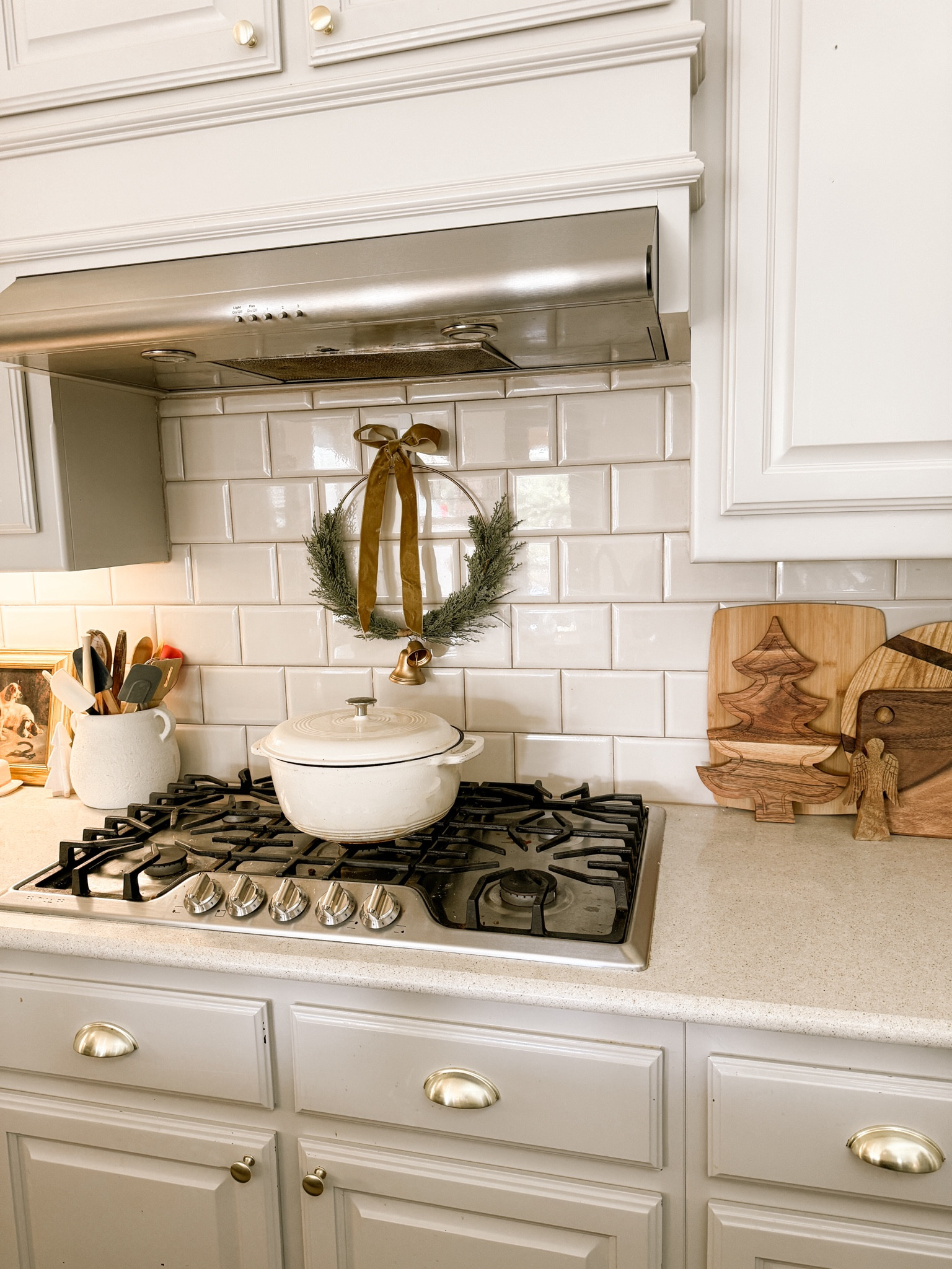 Love this Christmas tree cutting board!! Wreath is old from target found some similar! 

#LTKHolidaySale #LTKHoliday #LTKSeasonal