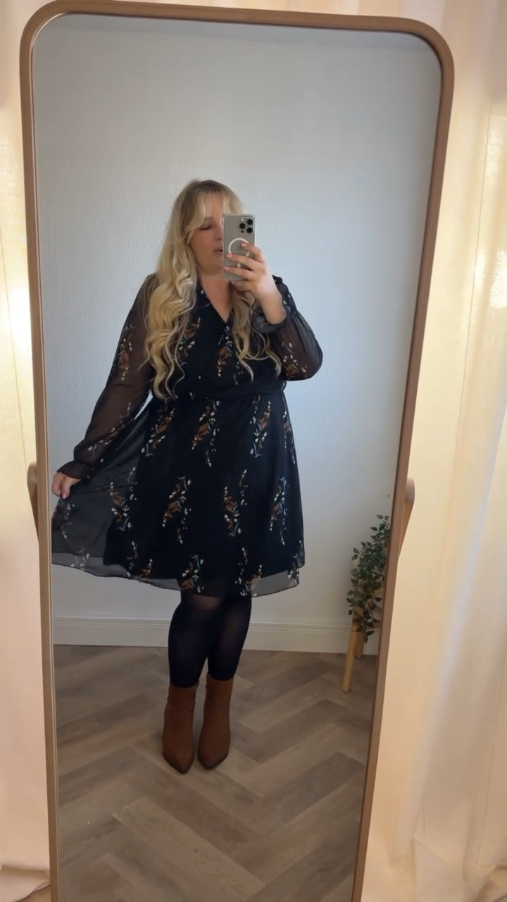 Gemustertes Kleid 💗

15 % sparen bei Bon Prix mit dem Code:
15bysandra
(Gültigkeit: 13.10. -einschl. 15.10.2026; 15% auf Alles; einmalig einlösbar pro Kundin; gilt in DE App & Webshop)

#plussizefashion #kleid #curvy #muster #autumn #herbst