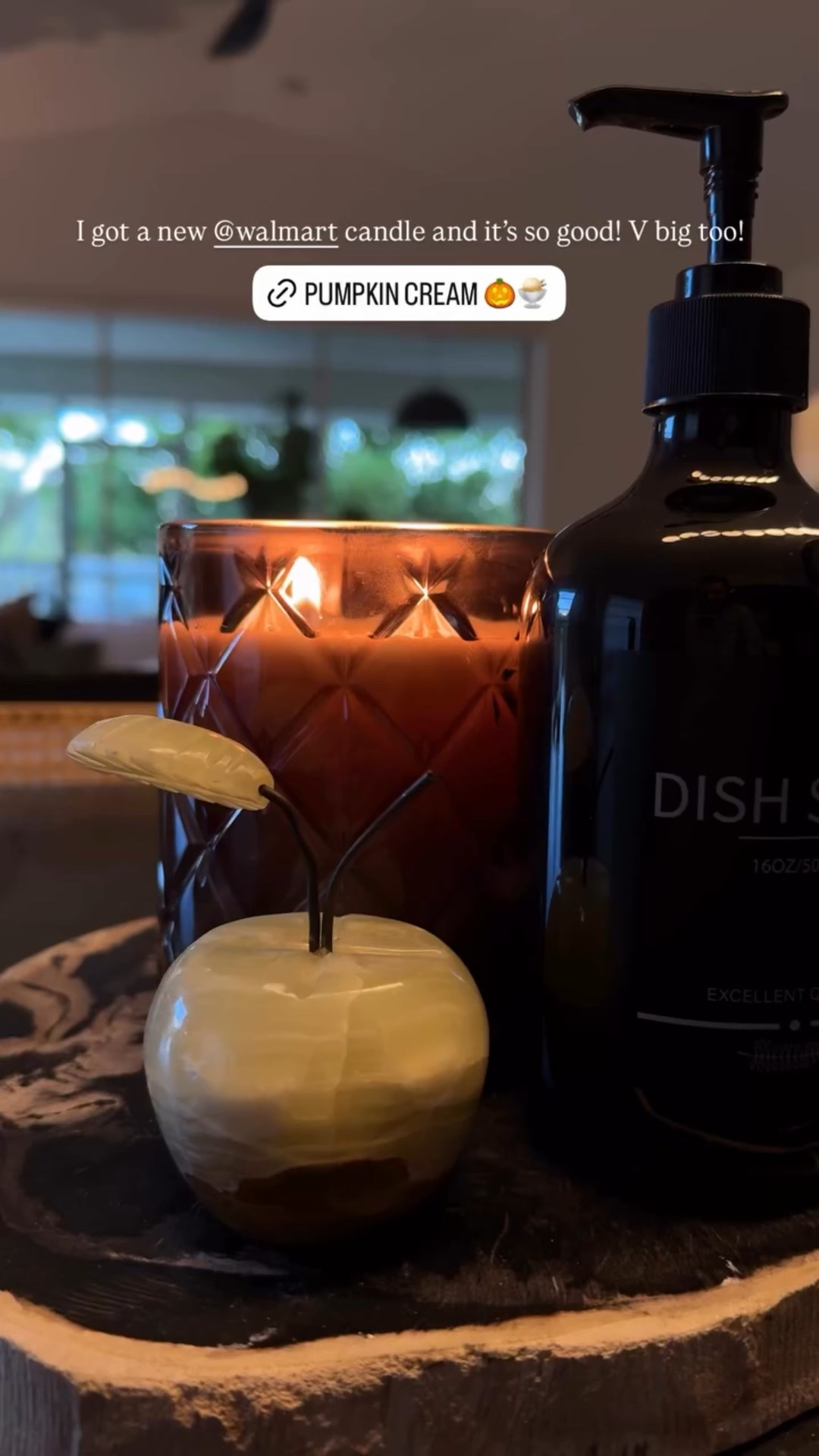 I got a new @walmart candle and it’s so good! V big too!