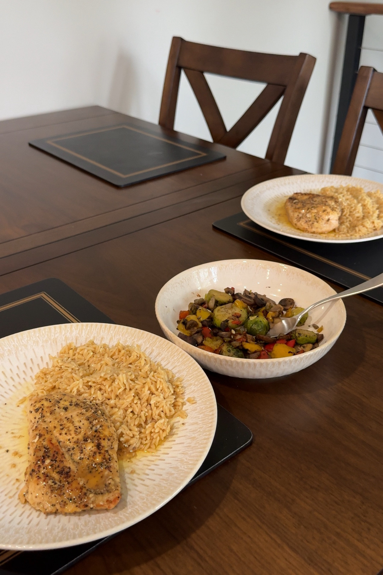 very similar dinnerware set to mine! 



#LTKFallSale #LTKFindsUnder100 #LTKHome
