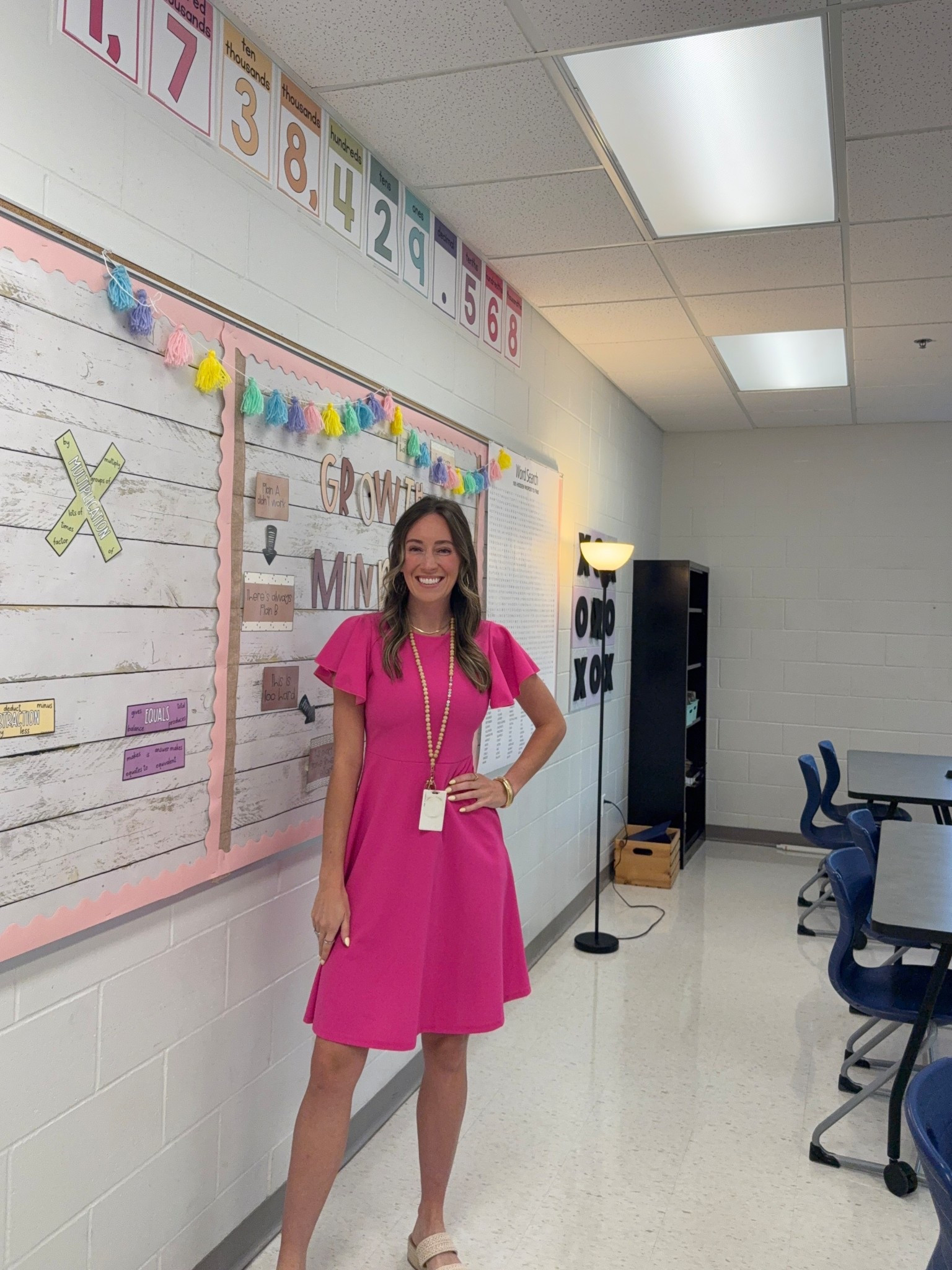 Can’t find the exact dress but this one is similar! 

#LTKFindsUnder50 #LTKWorkwear #LTKStyleTip