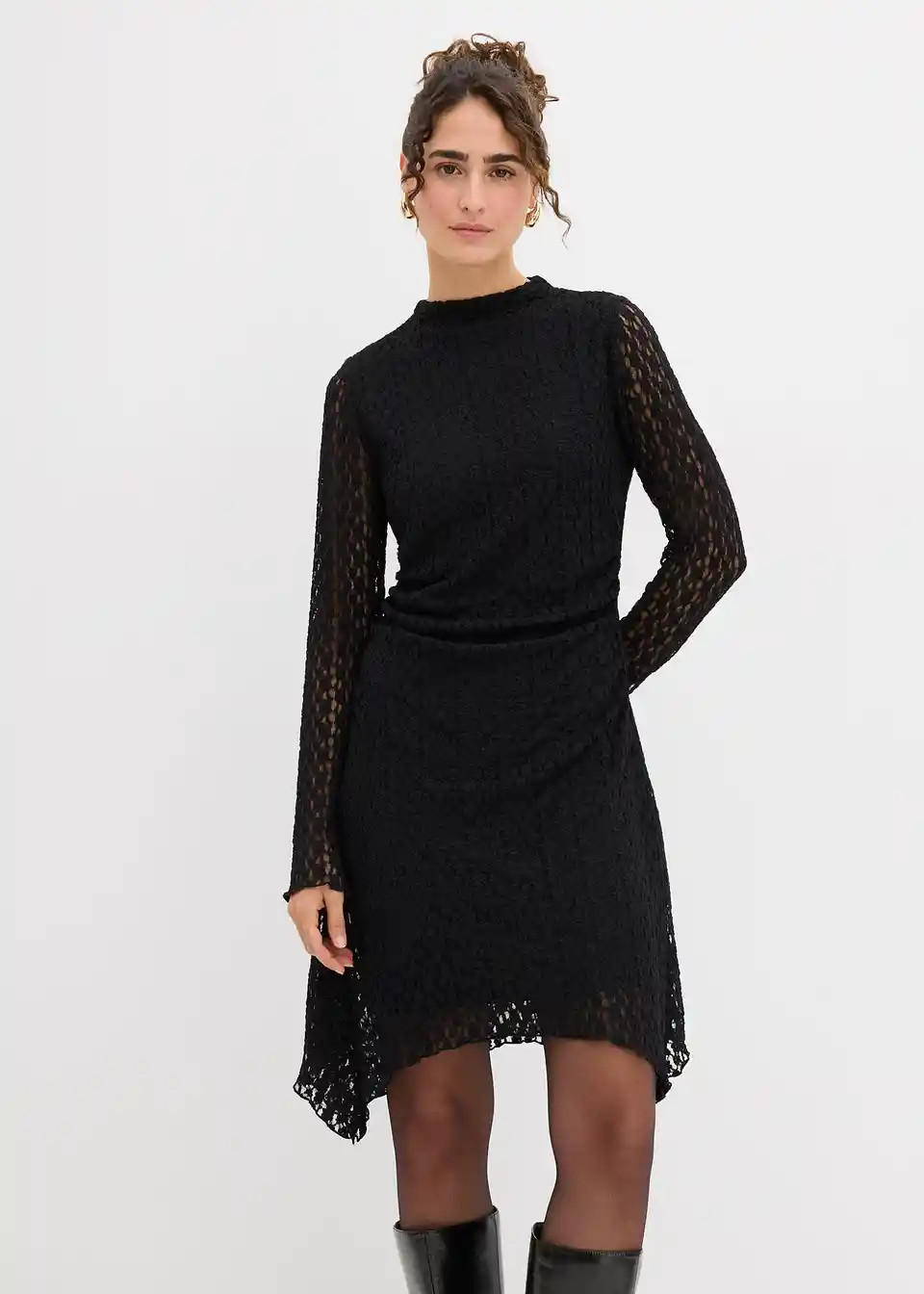 Spitzenkleid mit Zipfelsaum | Bonprix DE