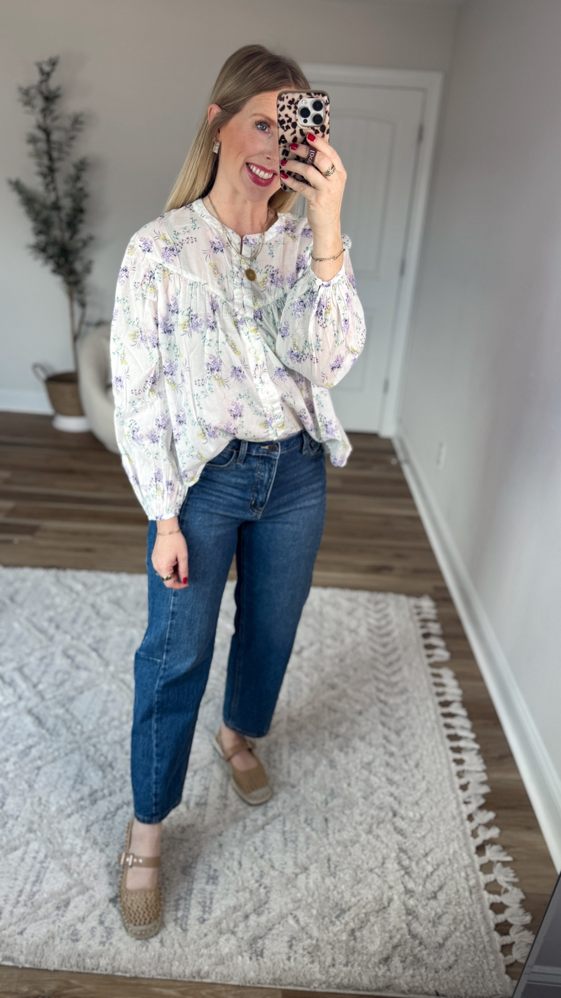 Weekend Walmart Wins try-on
Floral blouse- small
Barrel jeans- tts 

#LTKmomlife #LTKootd