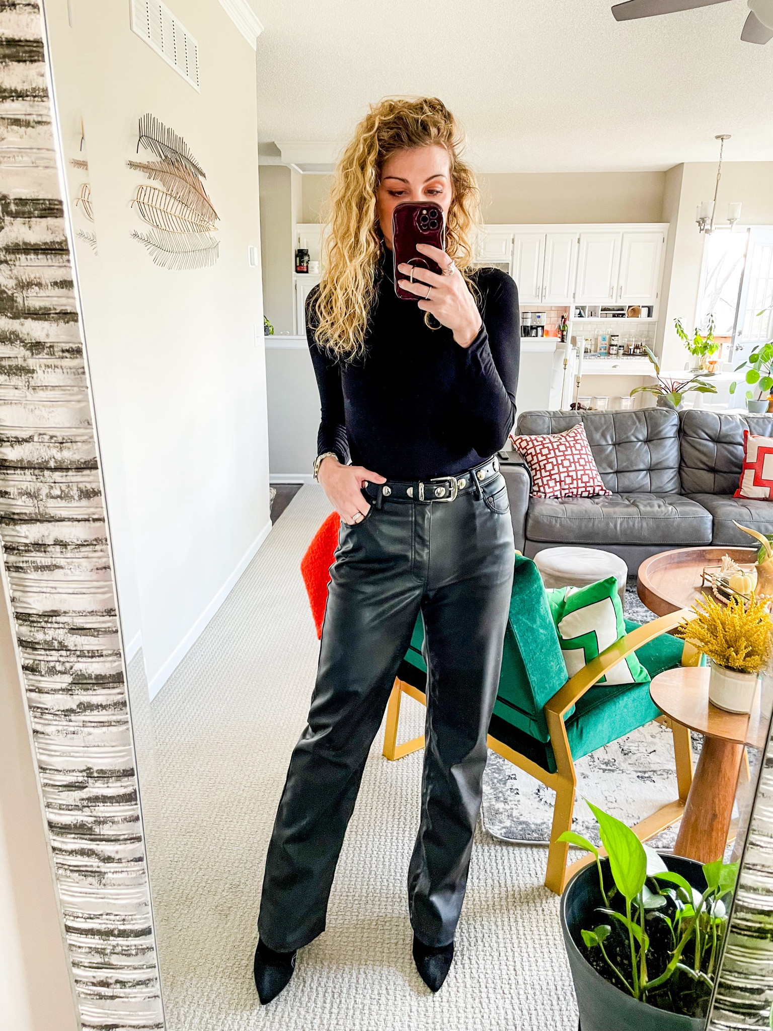 All black  

#LTKWorkwear #LTKStyleTip #LTKSeasonal