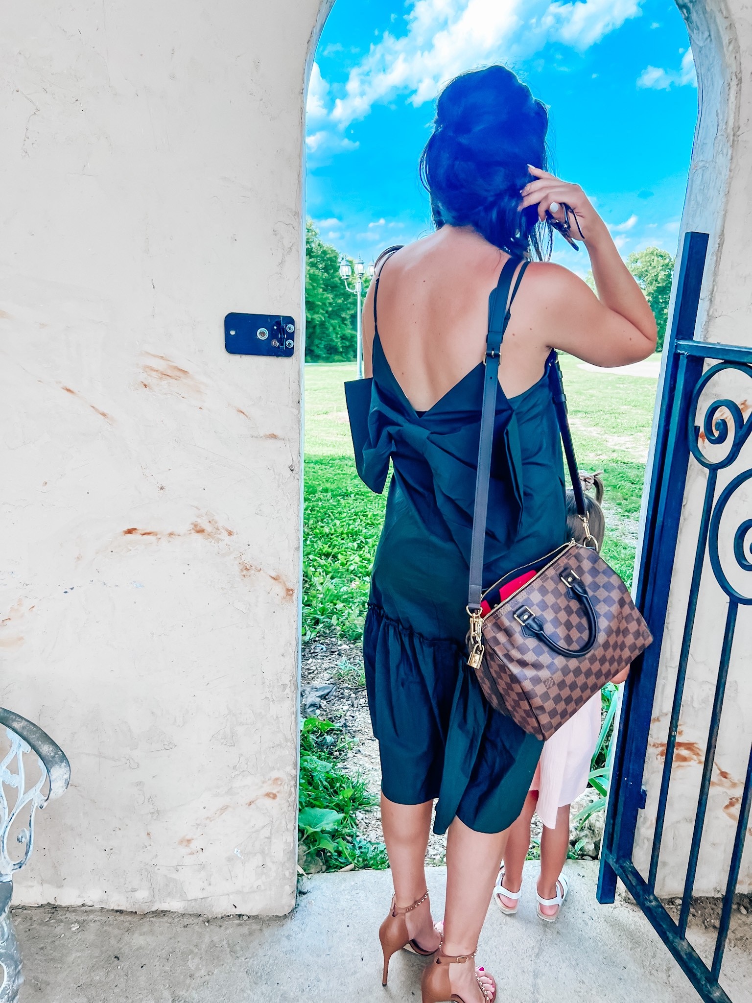 Had so much fun wearing this dark green midi dress with a ruffle and big bow in the back. It also has pockets! So comfortable and flattering. Would be fabulous for fall weddings, date nights and family photos. 
.
.
.
.
.
.
.
#wedding #cocktaildress #blackdress #midi #greendress #momstyle #fallfashion 

Follow my shop @CourtneyGarrison on the @shop.LTK app to shop this post and get my exclusive app-only content!

#liketkit #LTKfamily #LTKwedding #LTKstyletip 

#LTKhome #LTKbaby #LTKSeasonal