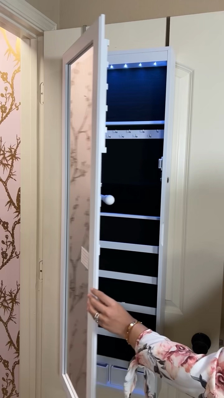 I love this over the door organizer for jewelry. It’s the perfect addition to my girls room!

Home organization, jewelry organizer, storage solutions

#LTKHome #LTKvlog #LTKdayinmylife