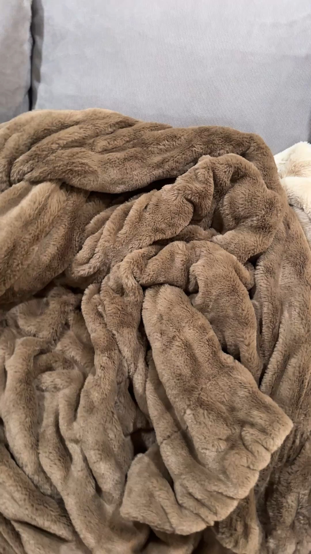 Lola blankets kicked off their biggest sale!! Use code SIMPLYLAUREN50 for 50% off! And you get a $50 gift card for a future purchase 👏

#LTKSaleAlert #LTKHome