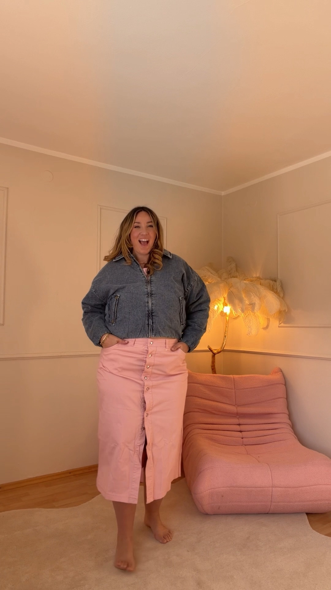 Wo sind meine Fashion Mäuse? Ich habe Mal wieder was bestellt und zeige euch Styles an einem dicken Körper, damit ihr euch vorstellen könnt wie es aussehen könnte 🩷

Wie findet ihr die Looks? Welchen Style würdet ihr selbst auch tragen? 

#LTKdeutschland #LTKplussize #LTKstyletip