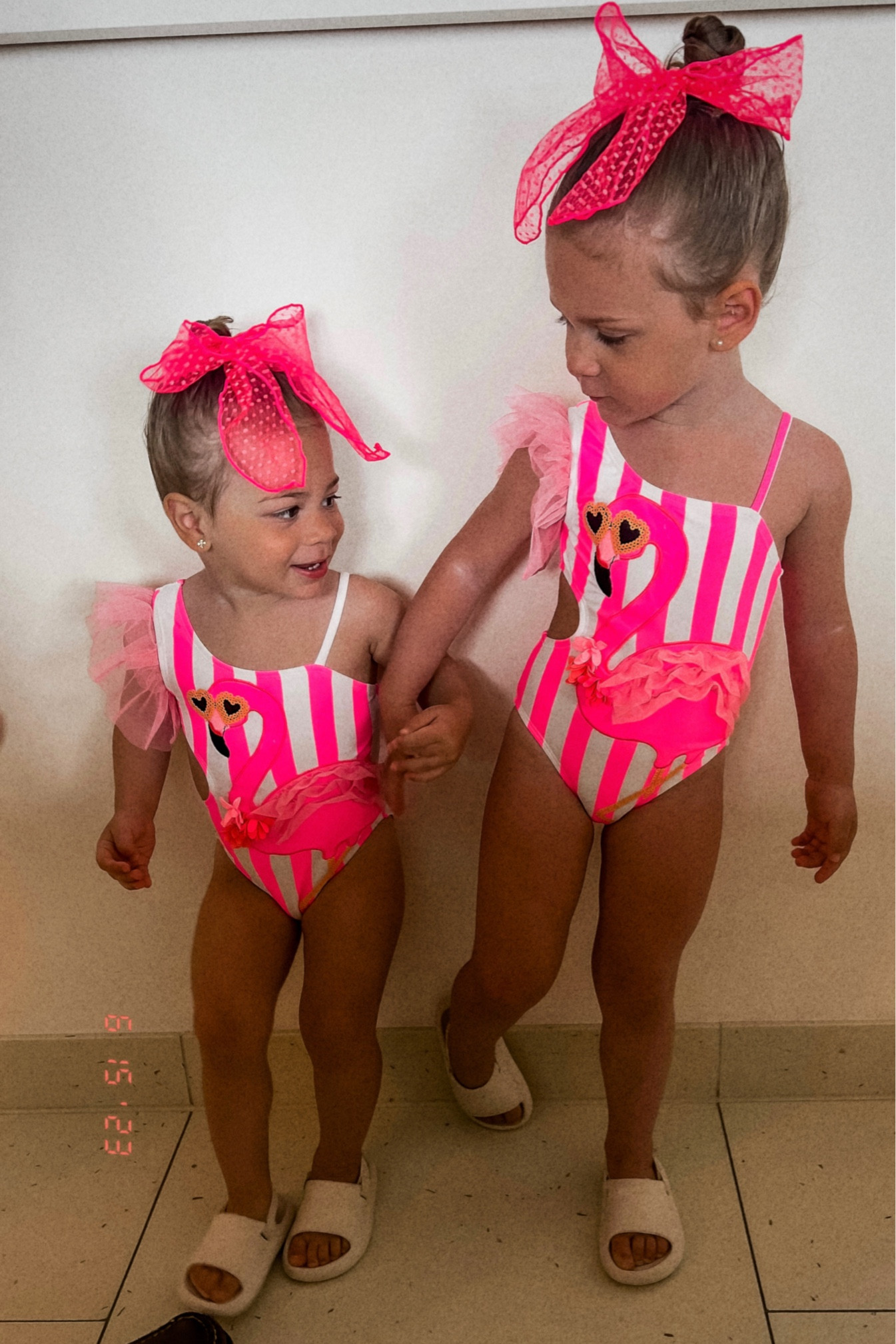 Flamingo suit for the win🦩🦩🦩
.
.
.
#suits #bathingsuit #girls #summer #travel #toddler #swimsuit

#LTKkids #LTKfamily #LTKSeasonal
