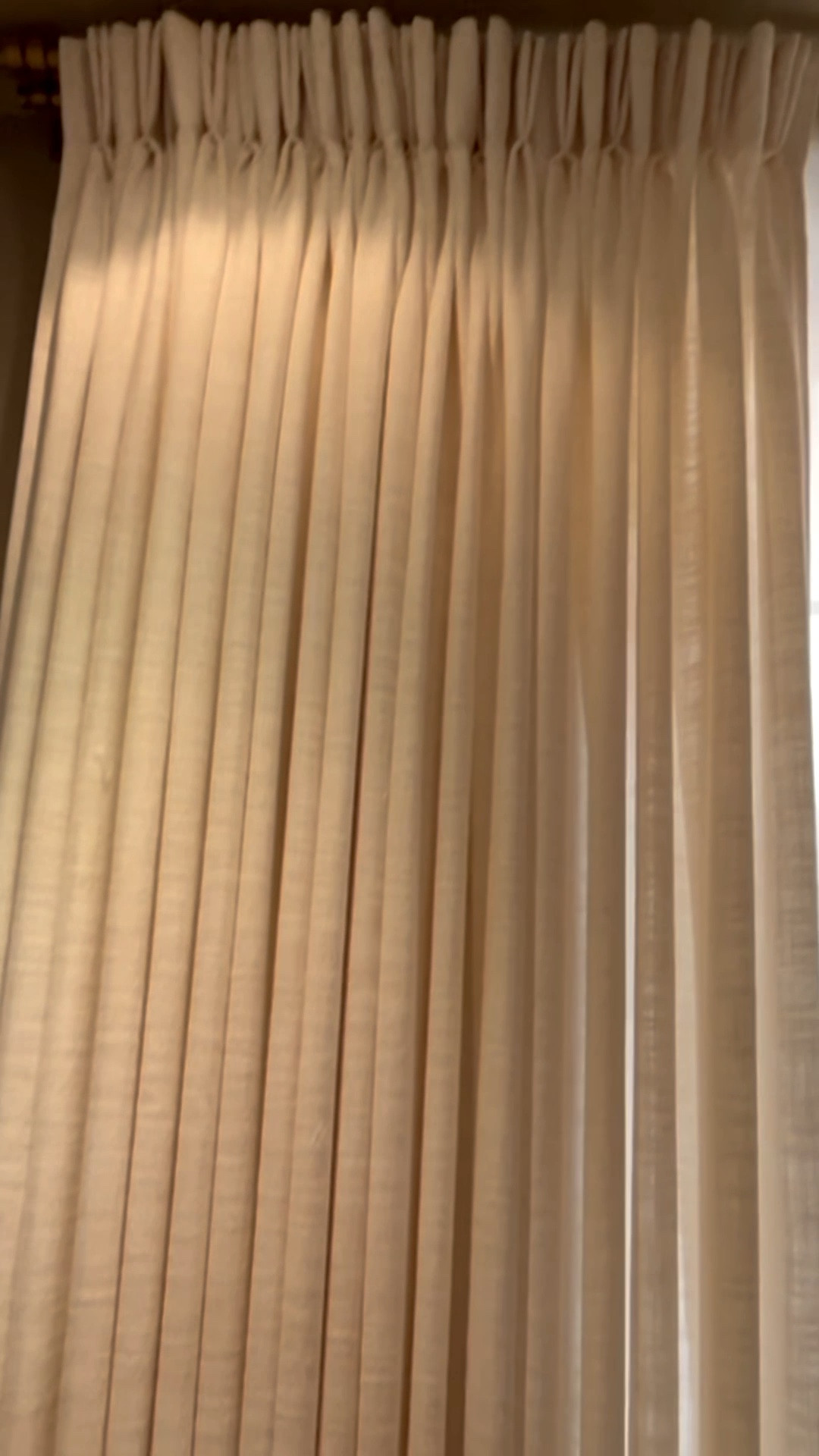 I love these beautiful TwoPages linen drapes! Completely leveled up my dining room! 

#LTKdecor

#LTKHome #LTKSaleAlert #LTKSeasonal