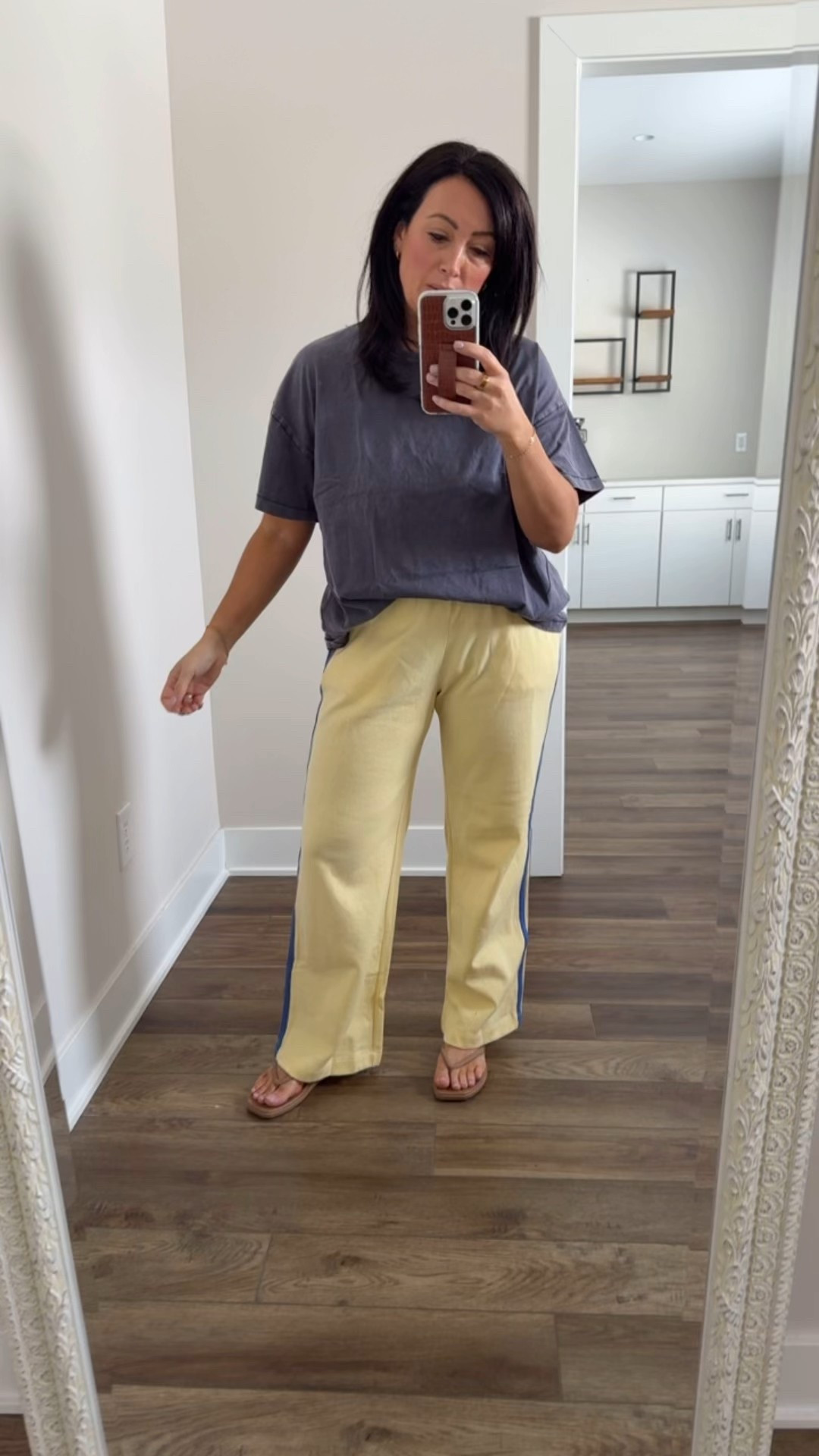 OLD NAVY HAUL
• large tee for an oversized fit 
• medium pants 
• sandals true to size 


#LTKSaleAlert #LTKMidsize #LTKPetite