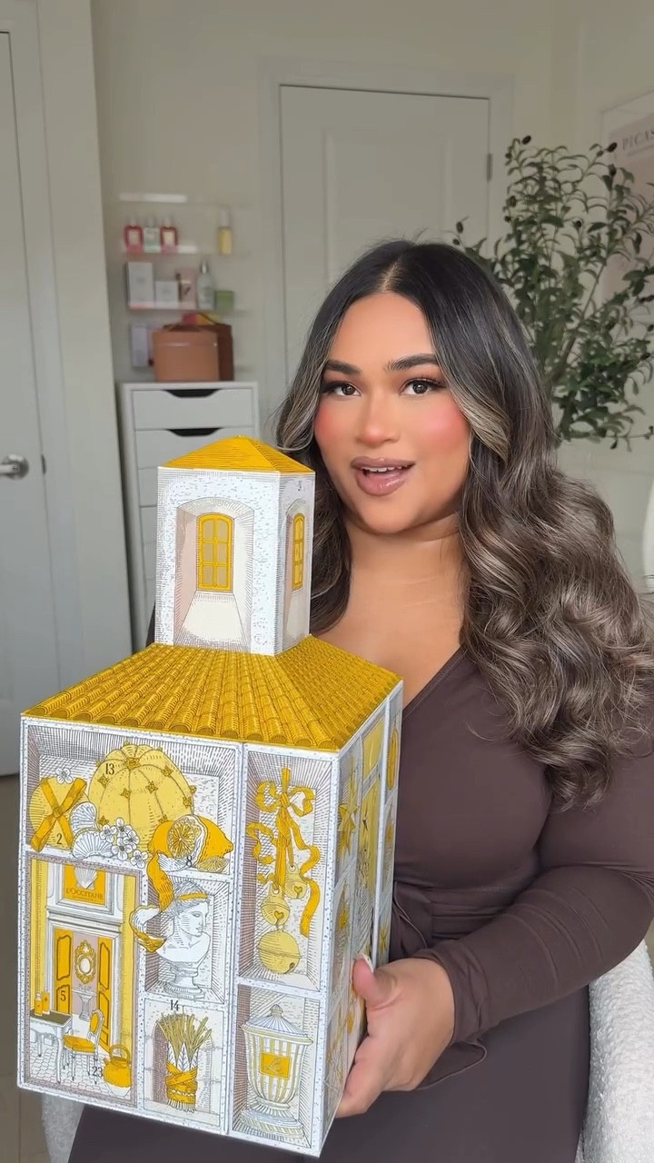 Unbox the 2025 @loccitane advent calendar with me! 🤍✨
I swear I’m addicted to opening these!
Plus, the minis make the cutest stocking stuffers ever!

Drop the word SHOP below and I’ll send you the link! 💌

And can we talk about the lineup?! Staples, viral faves, new launches… skincare, bodycare, haircare, she’s PACKED. 🎁
Honestly the perfect Christmas gift if you’re looking to spoil someone, or yourself 👀

#adventcalendar #adventcalendars #unboxing #loccitane #beauty #giftideas