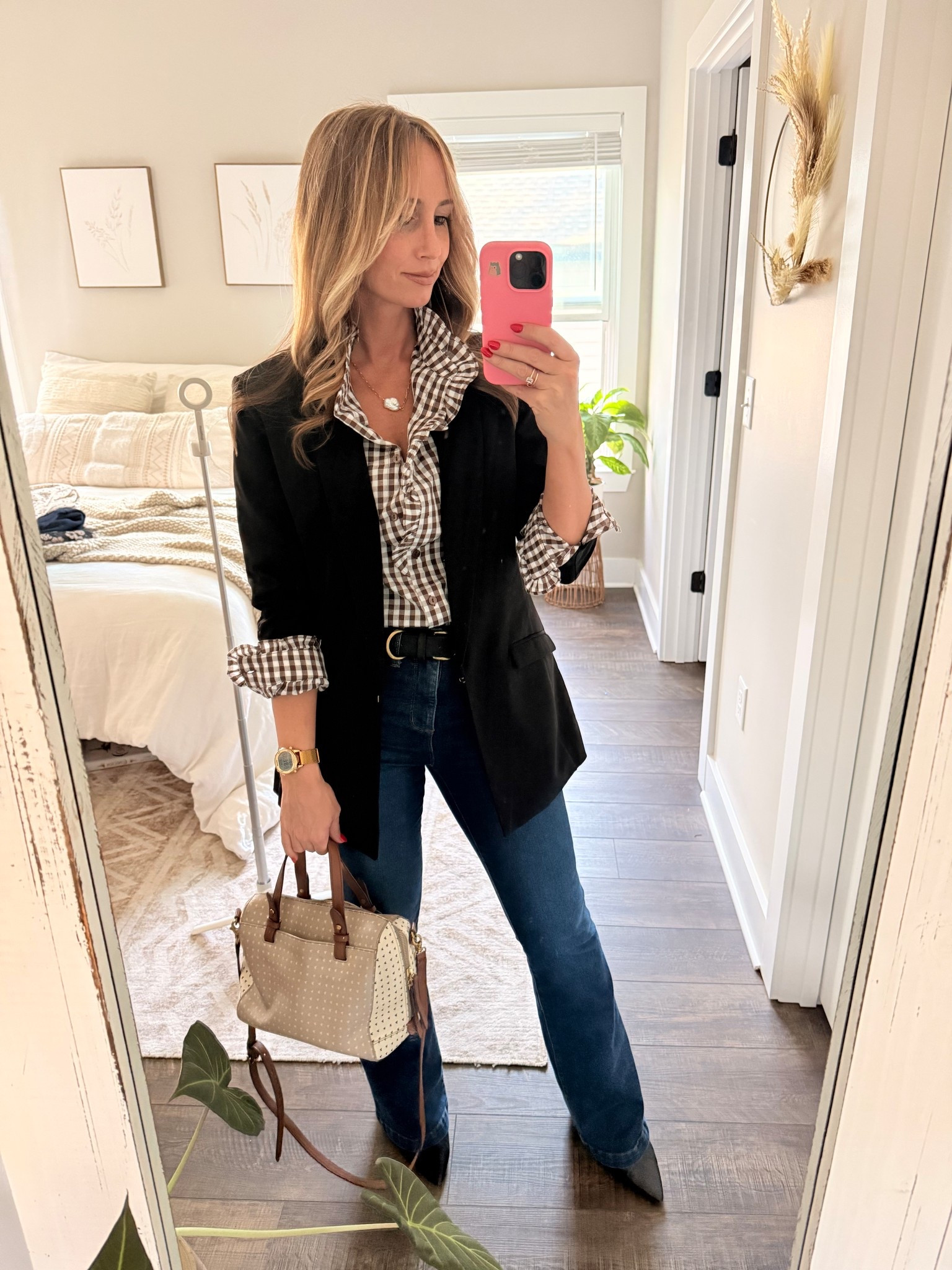 Mixing brown and black for this outfit of the day 

Button down: $20
Blazer: $80
Jeans: $25
Purse: $90
Shoes: $48

#LTKWorkwear #LTKootd #LTKOver40