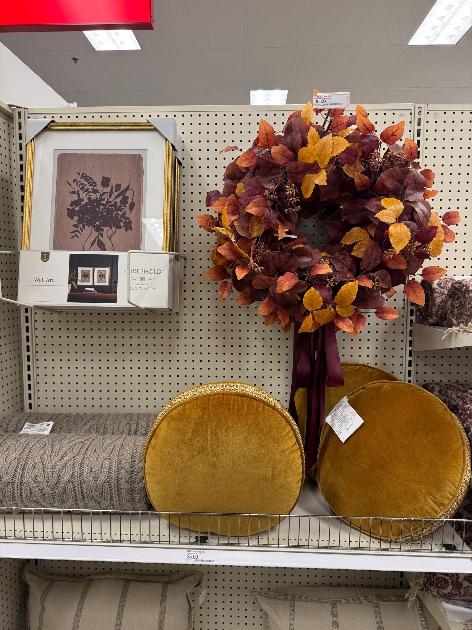 Beautiful fall wreath spotted at target 😍🍁🍂

#home #decor

#LTKHome