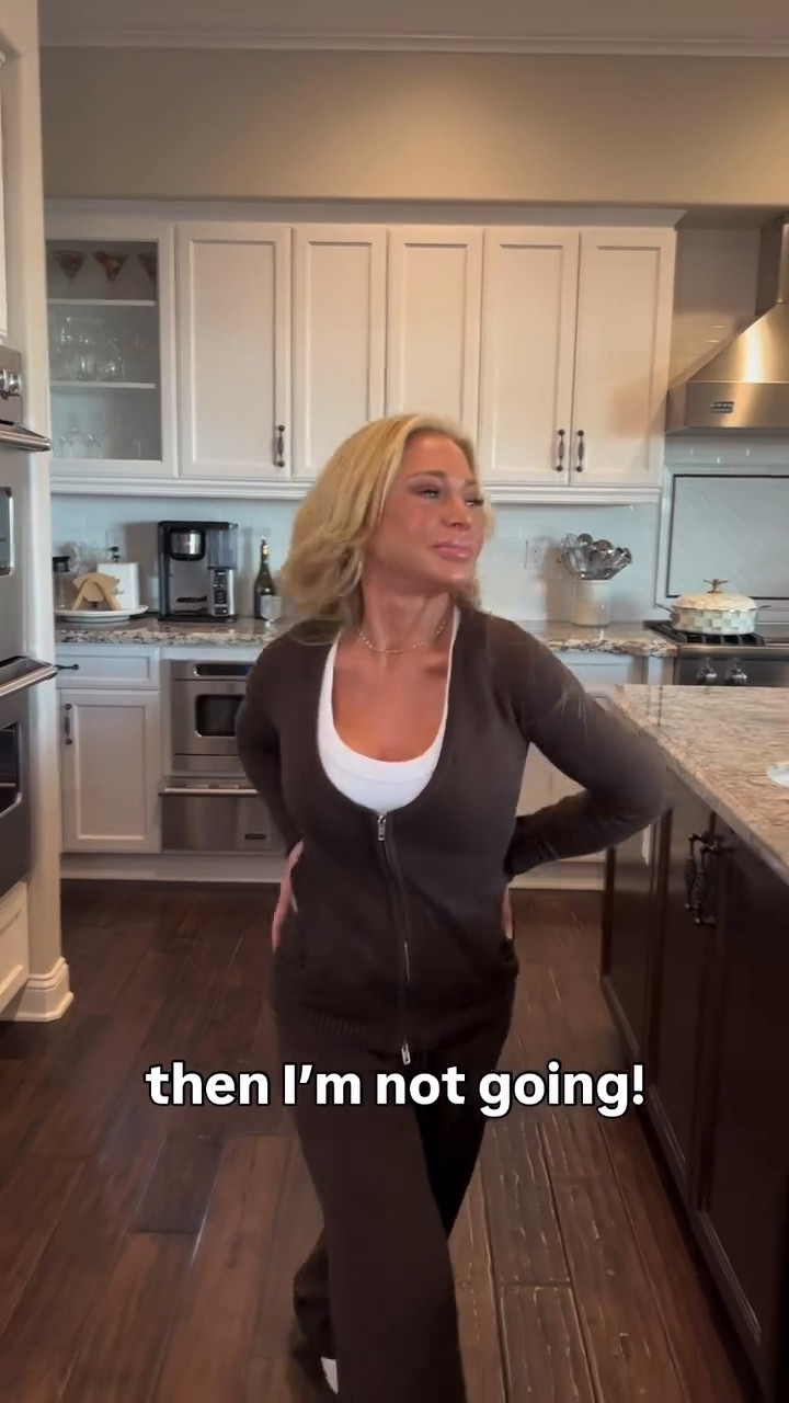 Sweatsuits and loungewear sets are my non-negotiables ✨

#loungewear #sweatsuit #set

#LTKootd #LTKActive