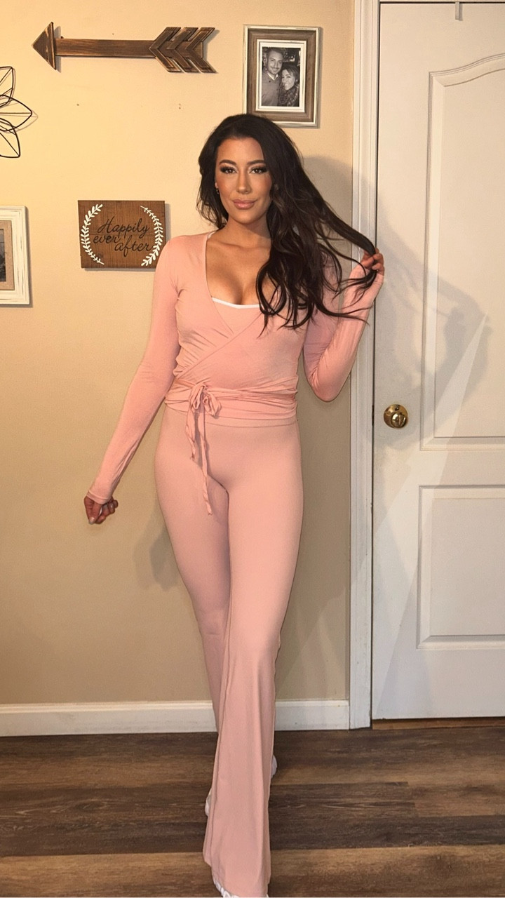 POV: You found the ultimate Golden Hour glow. ☀️✨

Obsessed with the new @ELEVE collection drop. Effortless, elegant, and perfect for spring.

#LTKfitnessgoals #LTKdayinmylife #LTKmorningroutine