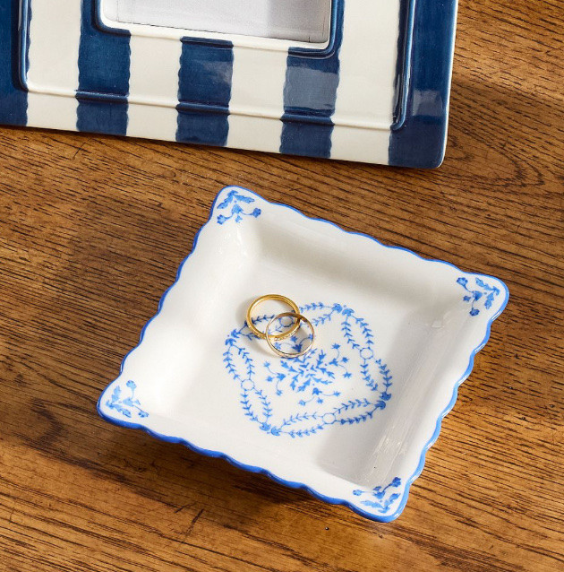 Home - this is such a sweet catch all tray, and would also make a great hostess gift


#LTKGiftGuide #hostessgift #tray #under15 #budgetfriendly #ringdish #jewlerytray #salefinds #potterybarn 

#LTKSaleAlert #LTKFindsUnder50 #LTKHome