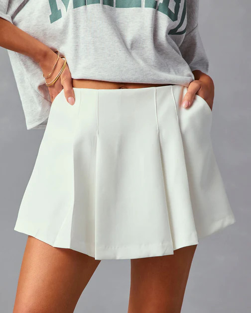 Editor's Pick Pleated Pocketed Skort - White | VICI