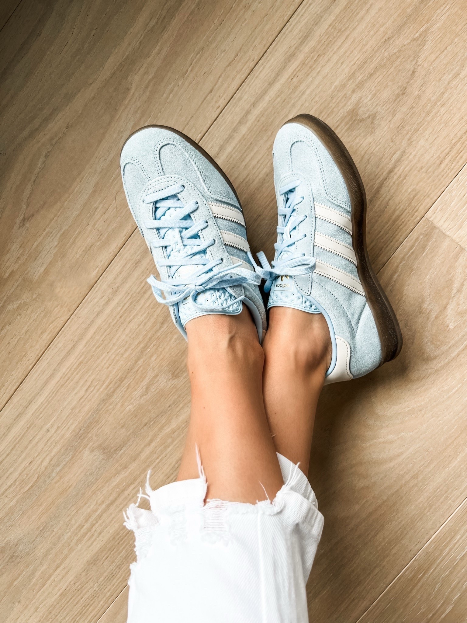 Perfect color for spring 🩵!!! So comfortable, so classic & perfect for dressing up or down. Size down half a size. 

#adidas #gazelle #shoes #sneakers #baby #blue #light #athletic #athleisure #wear #sneaks #tennis #casual #gym #spring #summer 