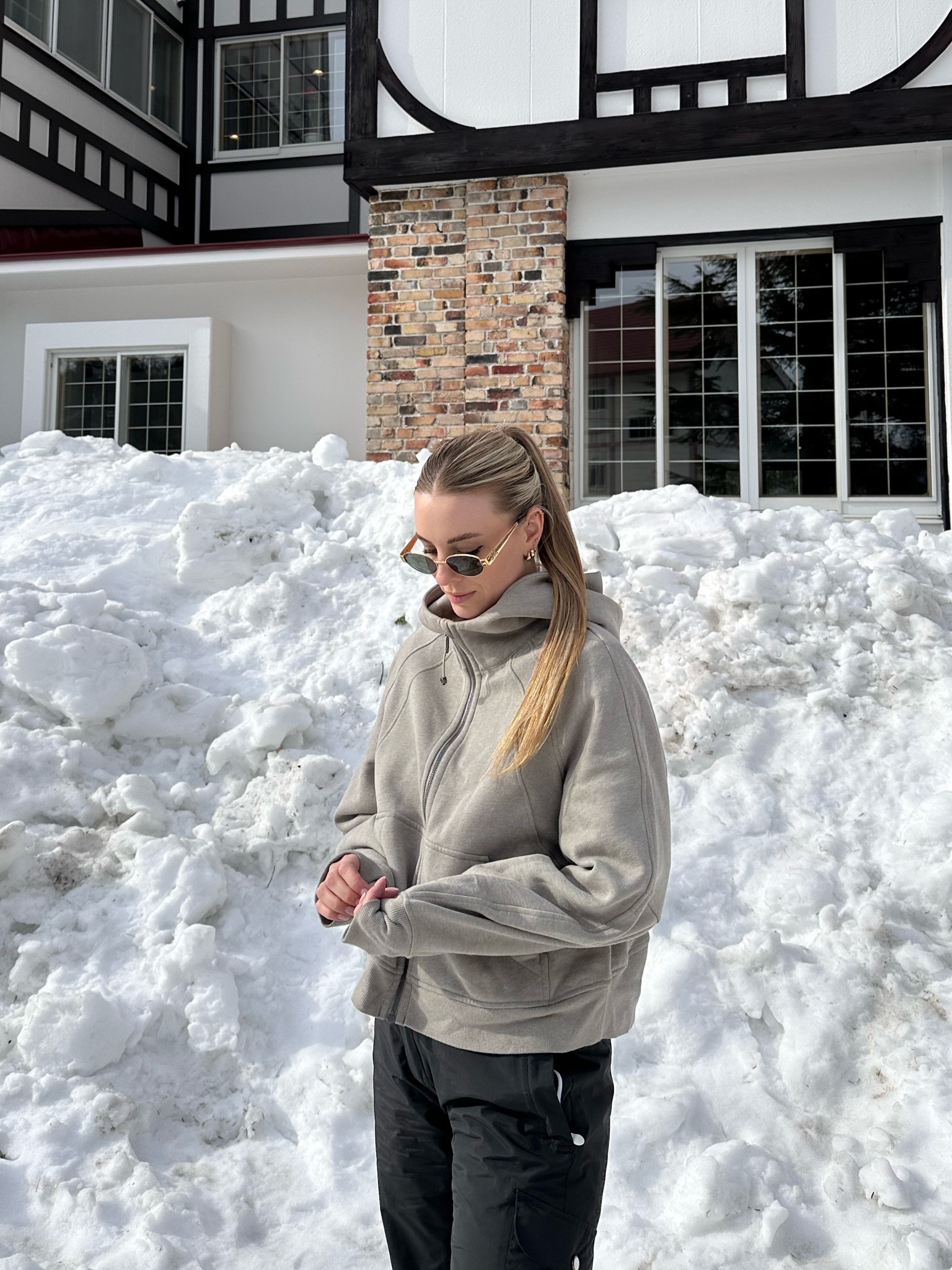 Taking my Lululemon to the next level, hello snow fields! ⛄️❄️ 
#LTKxlululemon 

#LTKaustralia #LTKtravel #LTKxlululemon