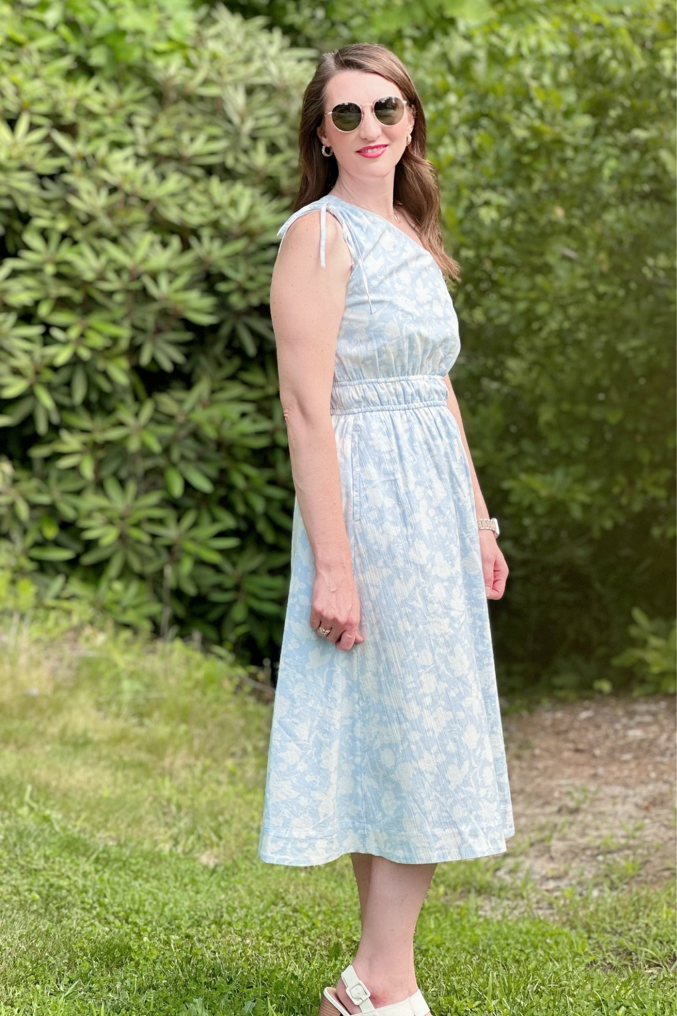 Such a cute one shoulder dress for the summer. And it’s a great price. Comes in other colors and is under $40. TTS I’m in an XS. 

#LTKunder50 #LTKstyletip #LTKsalealert