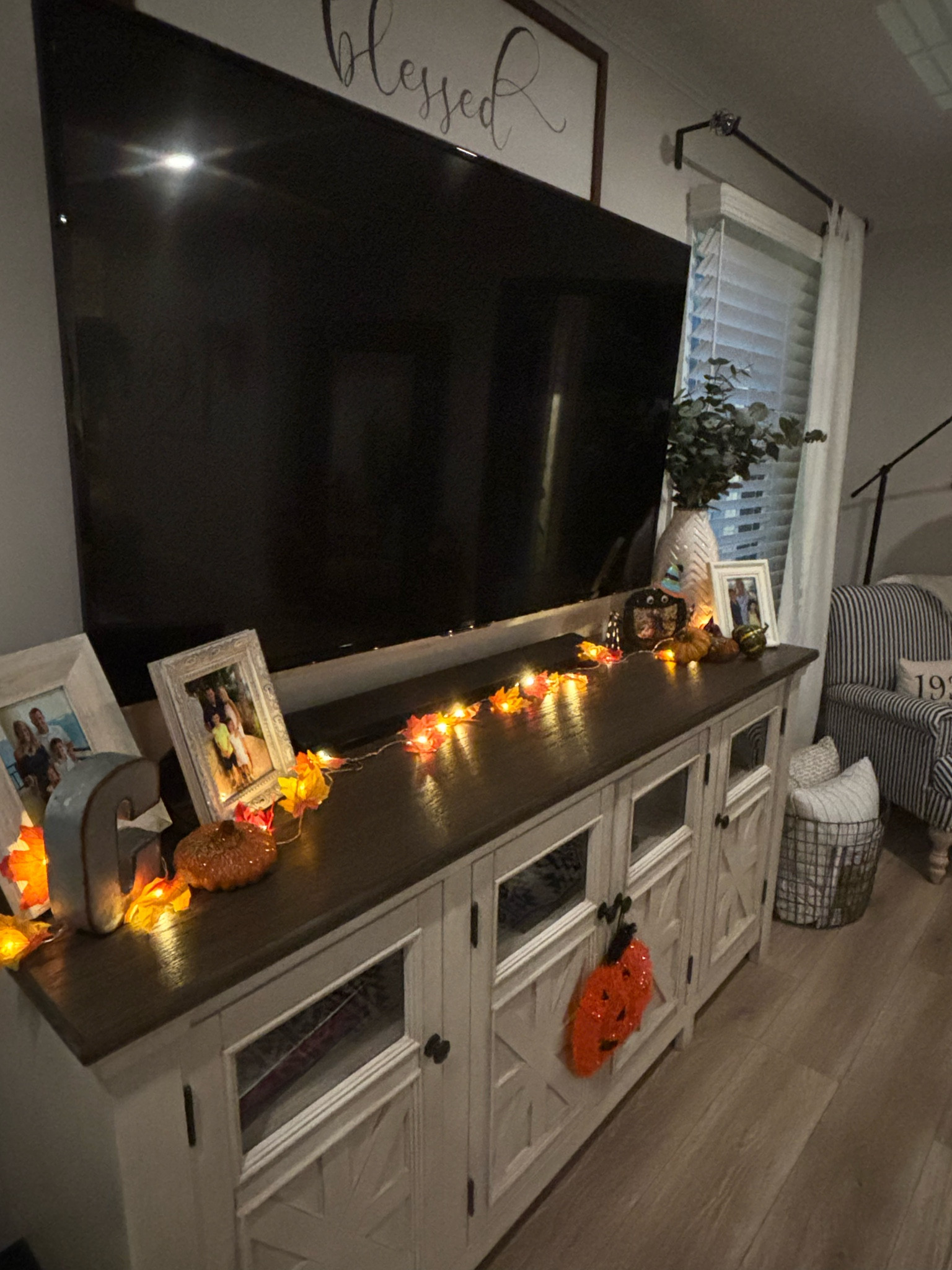 2 pack leaf string lights on Amazon just $10
Fall decor 
Interior decor 
Amazon home 
Fall leaves 
Halloween decor 
Tv stand 

Fall Decorations Maple Leaf Lights Garland Multicolored, 20Ft 40LED Battery Operated Fall Leaves Garland with Light String

#LTKHalloween #LTKhome #LTKSeasonal