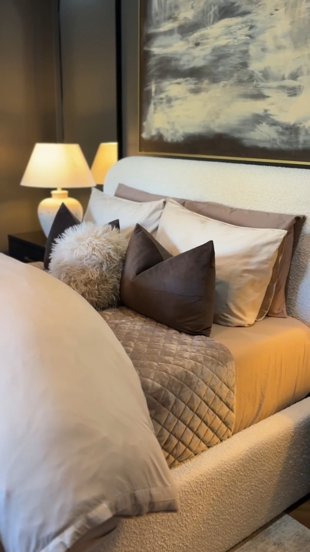 Let’s do a little bedroom refresh 😍

A cozy bedroom reset with soft textures, calming tones, and elevated design details. If you’re looking for bedroom inspo or simple interior design ideas to elevate your space, this is the perfect place to start.


#luxurybedroom #bedroomreset #elegantliving #interiorstyling #sophisticateddesign #bedroominspo #interiordesign #interiordecorator


#LTKmorningroutine #LTKHome #LTKdayinmylife