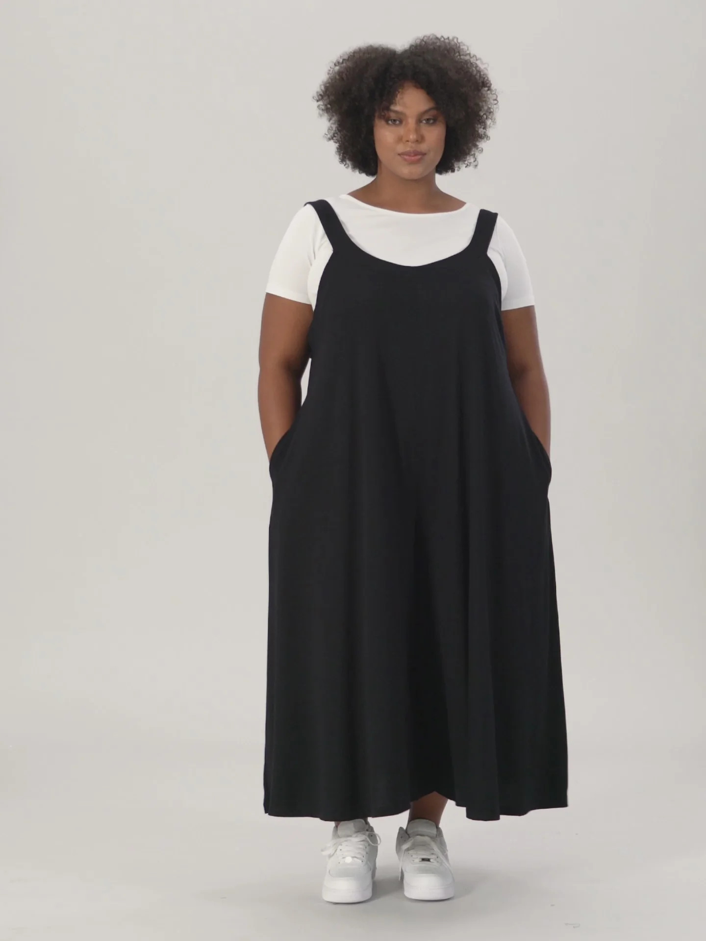 Supersoft Essentials Solid Pocket Adjustable Straps Jumpsuit | Bloomchic