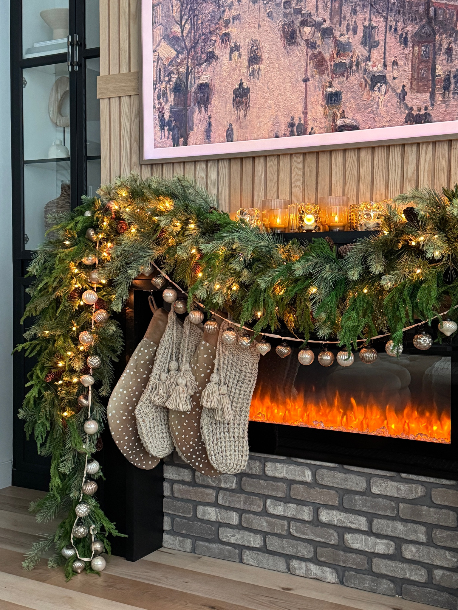 Holiday fireplace garland 

#LTKHoliday #LTKSeasonal #LTKHome
