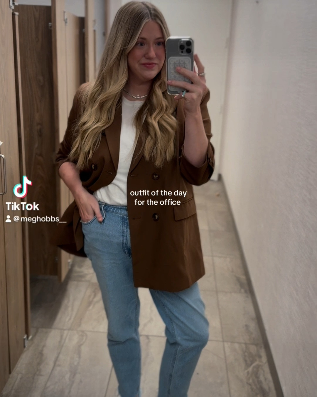 What I wore to the office #ootd #corporate #hocautumn



#LTKWorkwear #LTKMidsize #LTKFindsUnder100